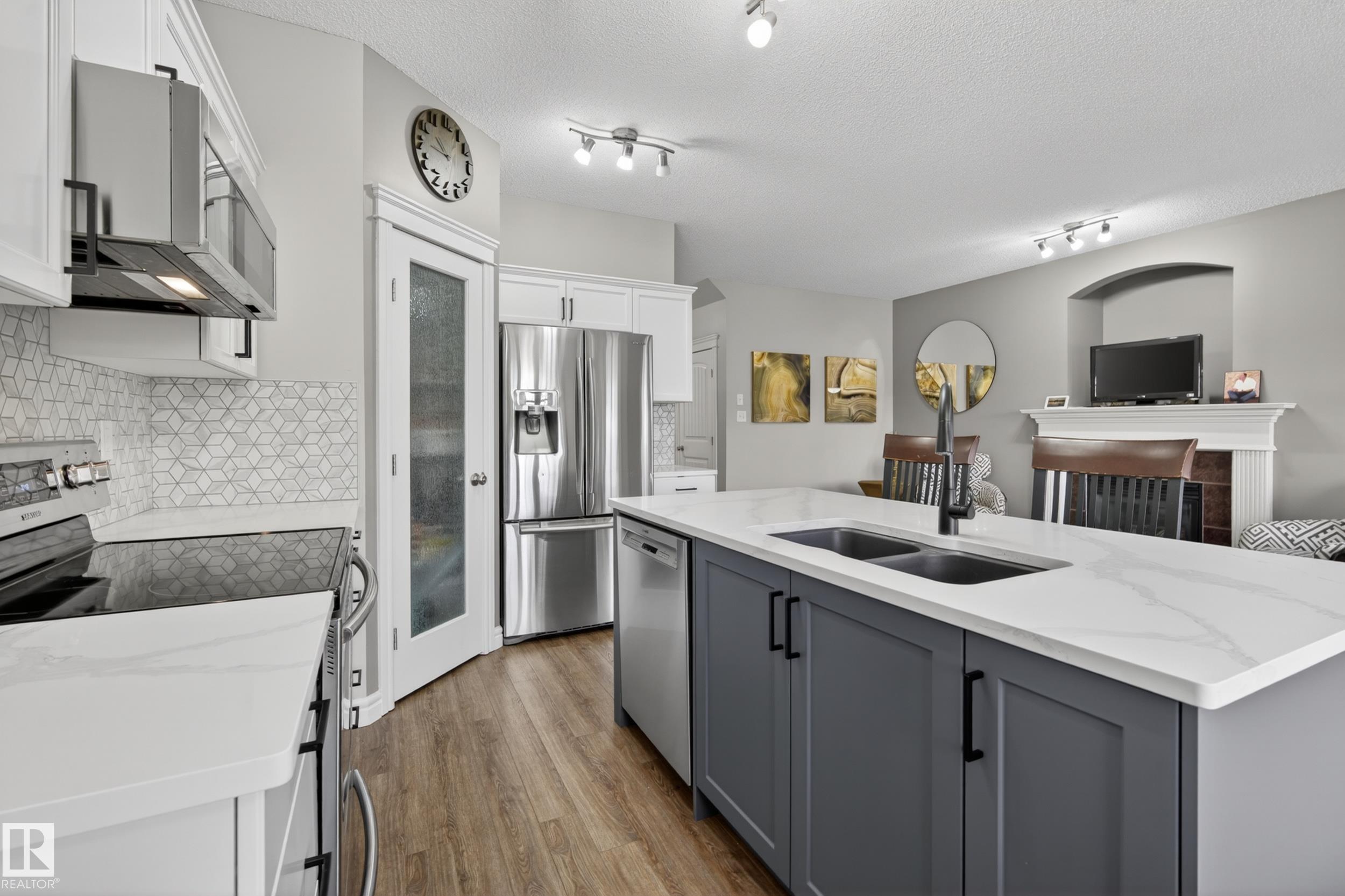 https://zimg.paragon.ice.com/ParagonImages/Property/PM/RAE/225401026/7/0/0/f2fd47ef308a30a549bee8150dde4343/1/ca012cd4f4ce0c5442cfb822ac8a0f5d/225401026-afdc61db-05f0-4f42-951d-76aae75475a5.JPG