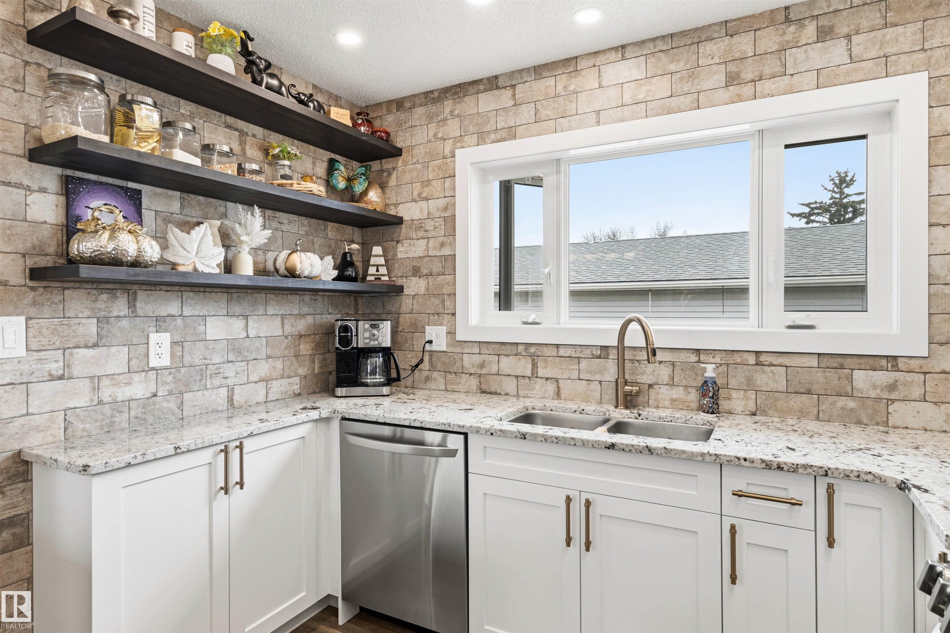 https://zimg.paragon.ice.com/ParagonImages/Property/PM/RAE/225401031/15/0/0/068ff35d4ad9ca8a5221bf20627bdc3e/1/aceeef566d844239d4f4d58059fa7d04/225401031-fa4fb8de-2521-4acf-bc9d-3fdf4ac6011f.JPG