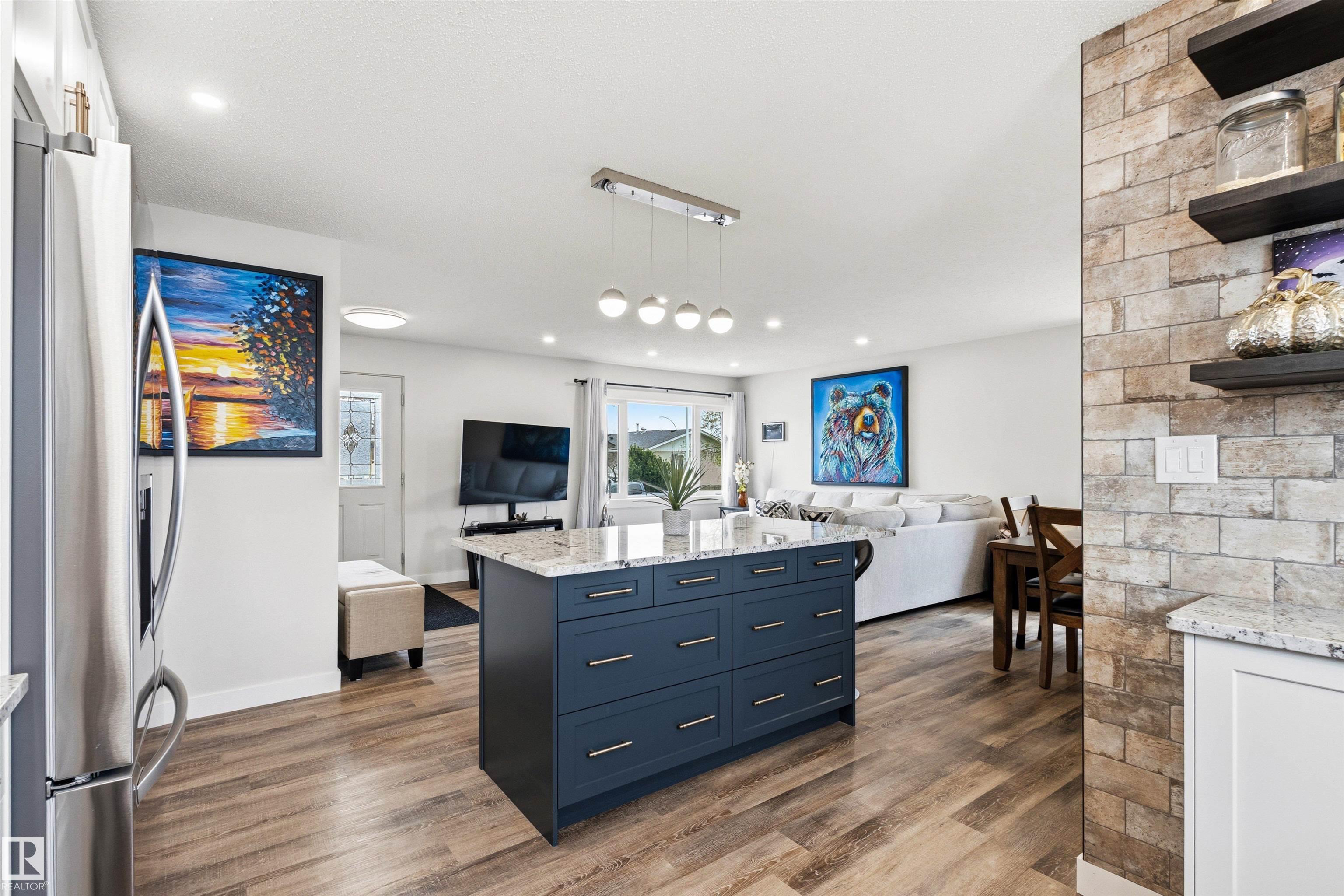 https://zimg.paragon.ice.com/ParagonImages/Property/PM/RAE/225401031/17/0/0/58fc2a2957fd84b1609bc42a1ad5d47b/1/aceeef566d844239d4f4d58059fa7d04/225401031-d9242cf9-a370-4767-b586-c38f4827eecb.JPG