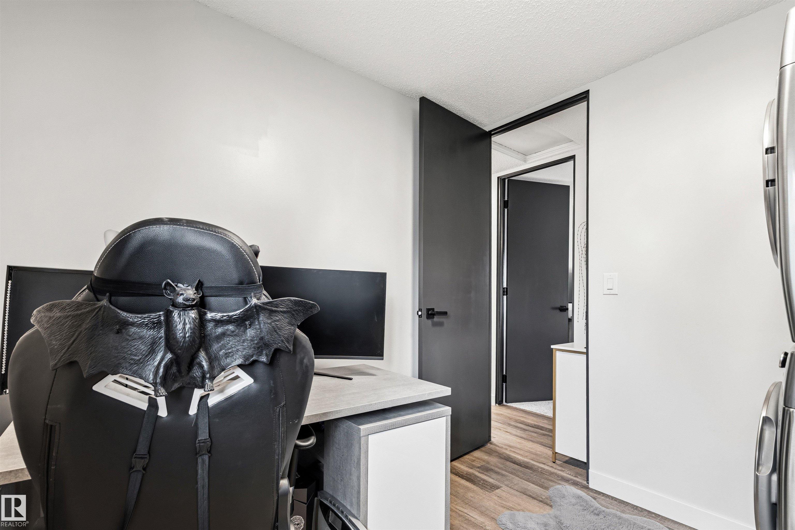 https://zimg.paragon.ice.com/ParagonImages/Property/PM/RAE/225401031/33/0/0/00b29aab5f622577be5df5bee7f6c9a8/1/aceeef566d844239d4f4d58059fa7d04/225401031-bd1efd2c-a4c9-4faa-ac37-3c8e28f5cdbf.JPG