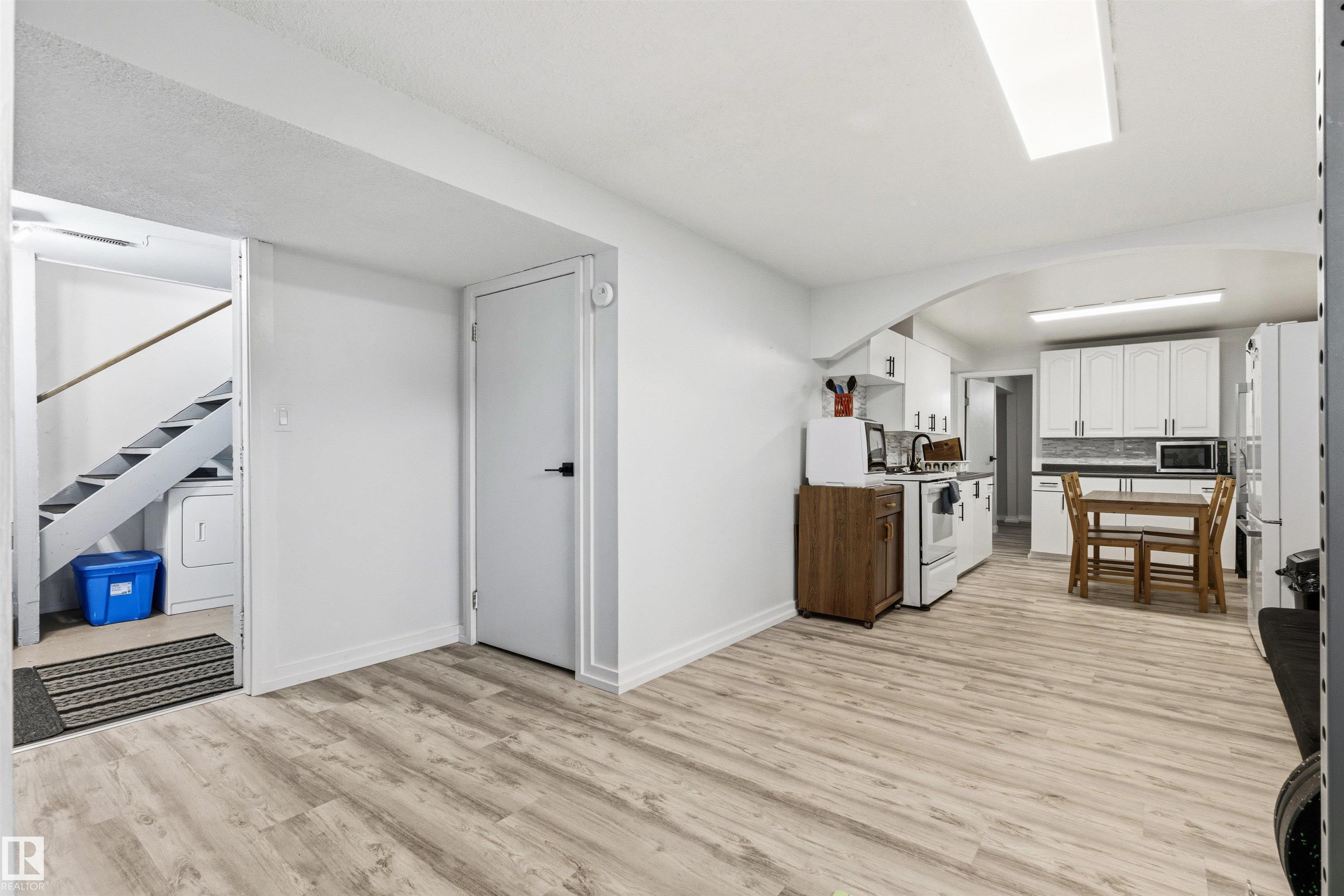 https://zimg.paragon.ice.com/ParagonImages/Property/PM/RAE/225401031/39/0/0/d9a76624dcd33bf54ec25c564beb4e60/1/aceeef566d844239d4f4d58059fa7d04/225401031-755fe47e-8c44-420b-812c-21fefecb729c.JPG