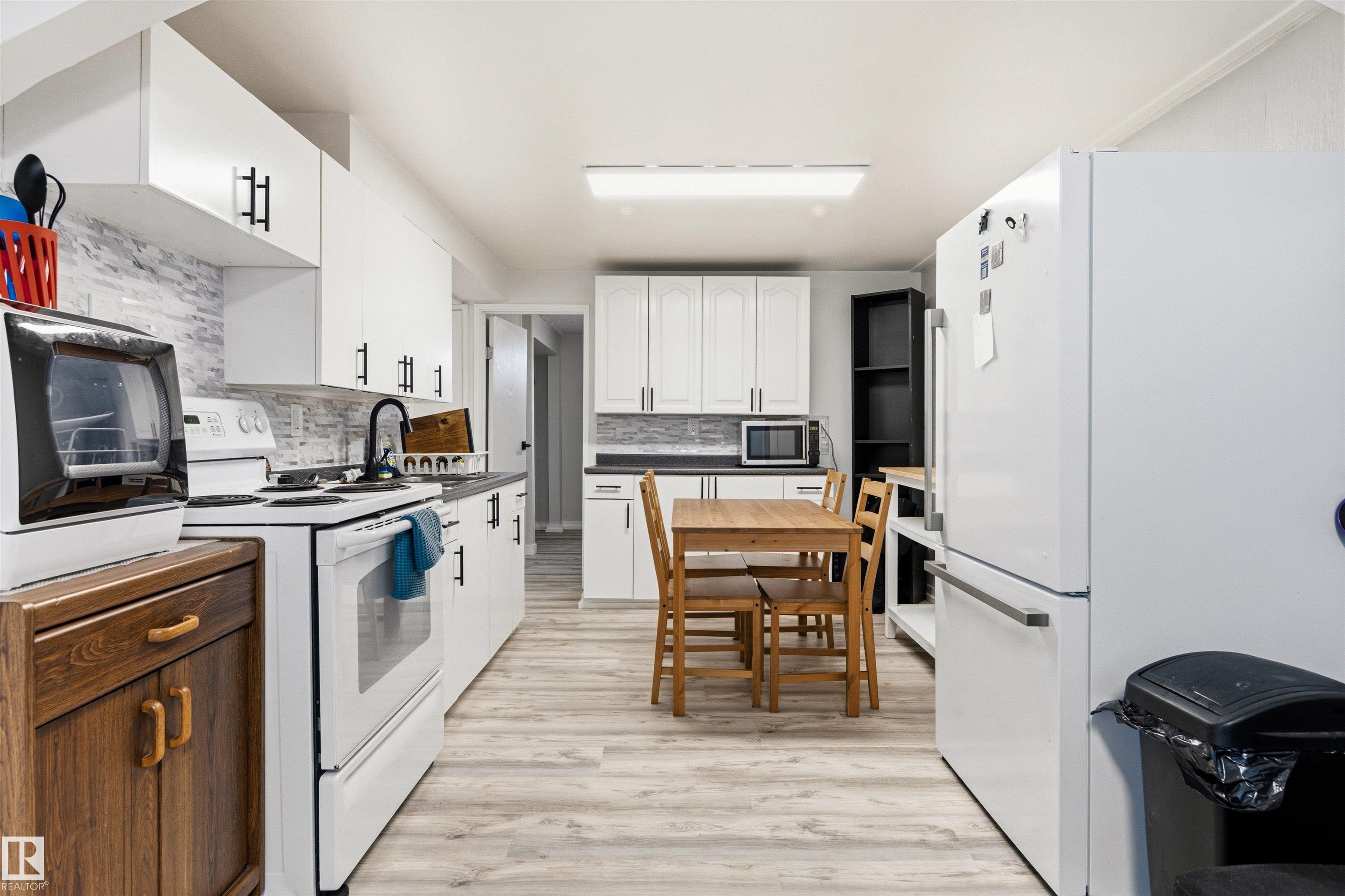 https://zimg.paragon.ice.com/ParagonImages/Property/PM/RAE/225401031/43/0/0/a7cf422189003ecf6cb2c9648c6f83a4/1/aceeef566d844239d4f4d58059fa7d04/225401031-179959d7-0e36-47ac-8bed-0948409342c4.JPG