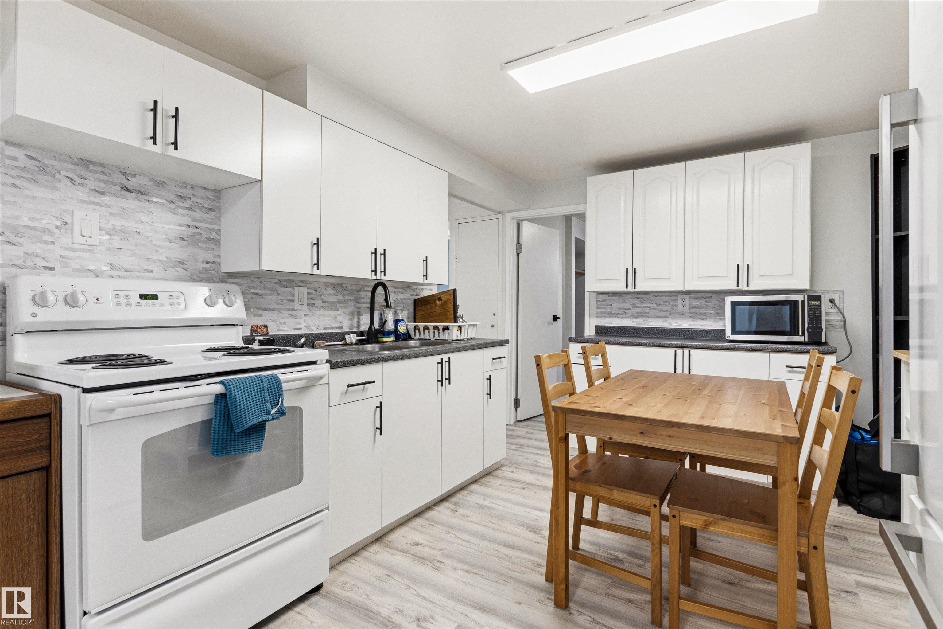 https://zimg.paragon.ice.com/ParagonImages/Property/PM/RAE/225401031/44/0/0/06d1fb04aca53de24ac0bf074f10b88f/1/aceeef566d844239d4f4d58059fa7d04/225401031-6eebe92e-ef2f-4bec-b000-0235148740fa.JPG