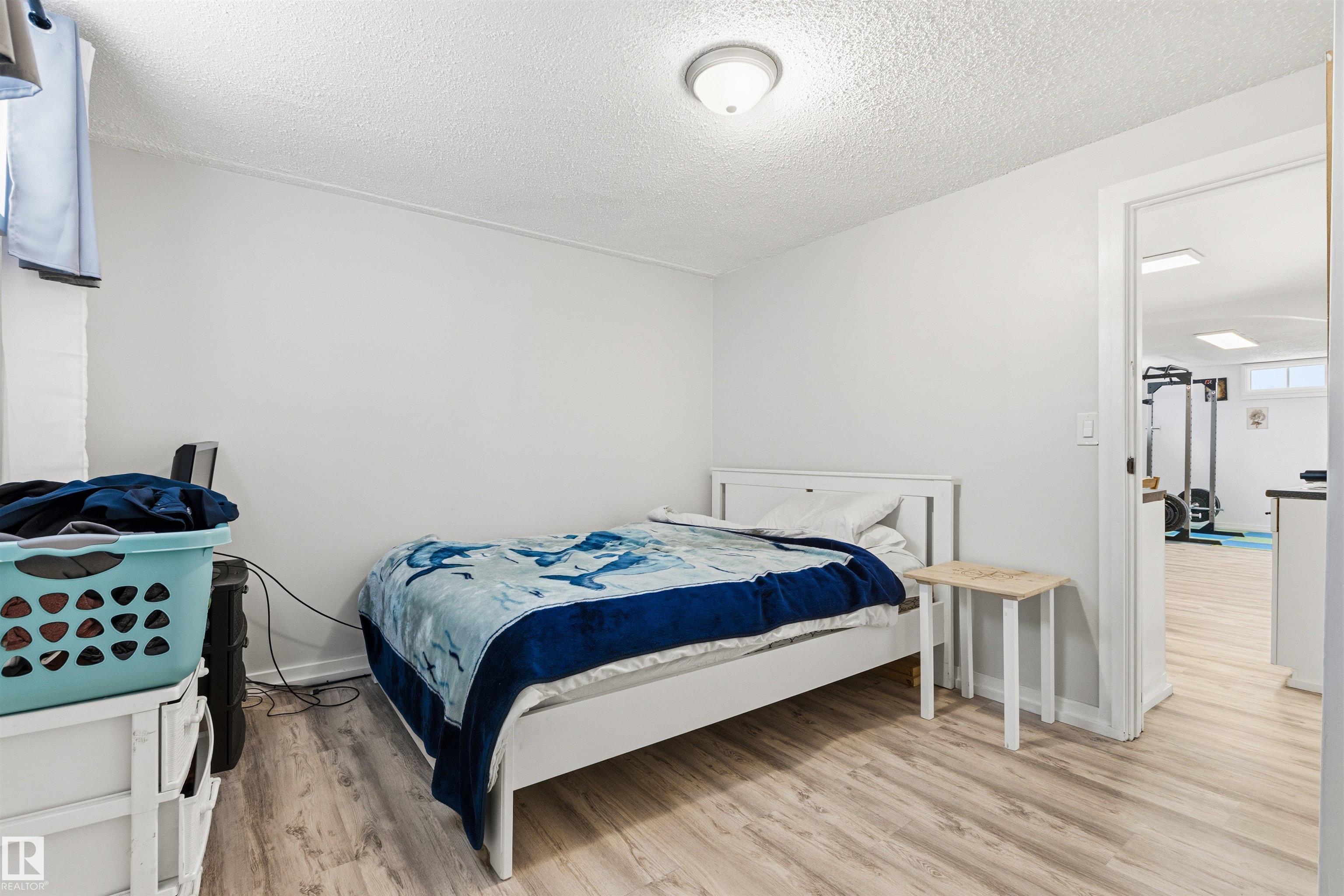 https://zimg.paragon.ice.com/ParagonImages/Property/PM/RAE/225401031/49/0/0/3e3f6c4633de13b3eef0228f82728383/1/aceeef566d844239d4f4d58059fa7d04/225401031-30936987-8966-428d-b36f-95721a4feba5.JPG
