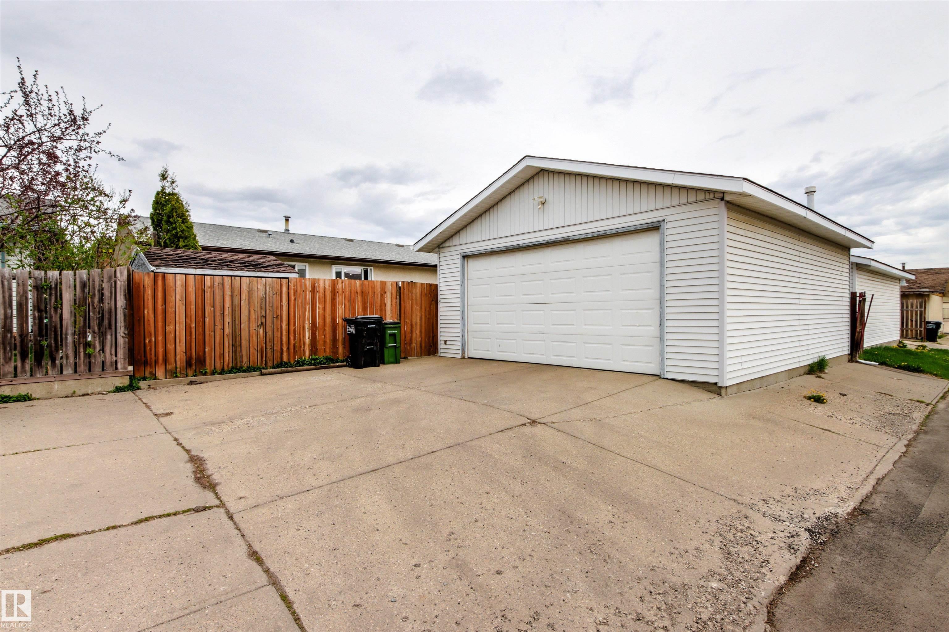 https://zimg.paragon.ice.com/ParagonImages/Property/PM/RAE/225401031/57/0/0/840ede301119bb085daf5ffe67a822dd/1/aceeef566d844239d4f4d58059fa7d04/225401031-ed5a5c21-ef30-451f-9e9e-43ca7bc9960a.JPG