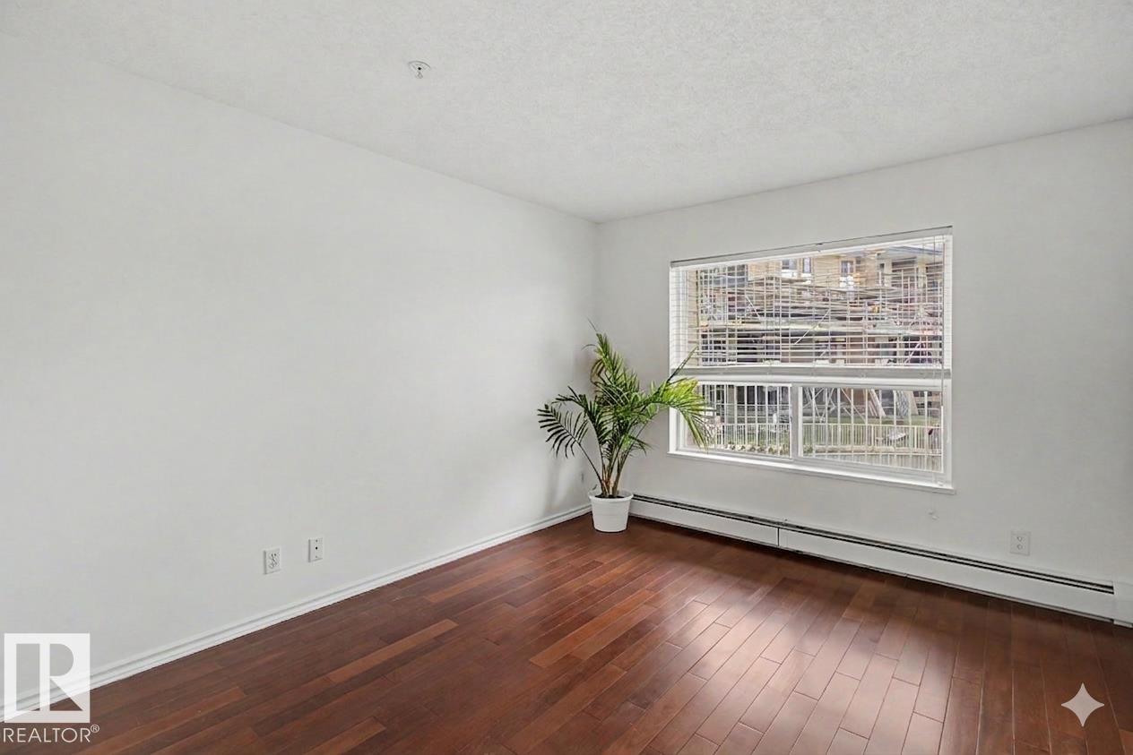 https://zimg.paragon.ice.com/ParagonImages/Property/PM/RAE/225401035/15/0/0/ab0be4046674eb502afff452074e6ccf/1/2f1ccf922fb181eb4c7384518d650028/225401035-f5cdf232-eb79-4ccd-a576-d59d909fa010.JPG