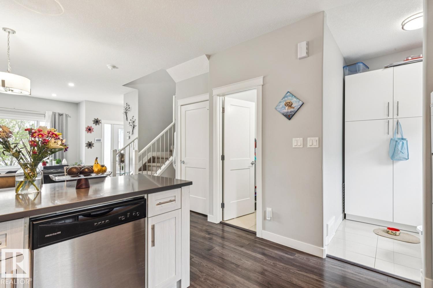 Photo 10 at 6717 127 Avenue NW, Balwin, Edmonton