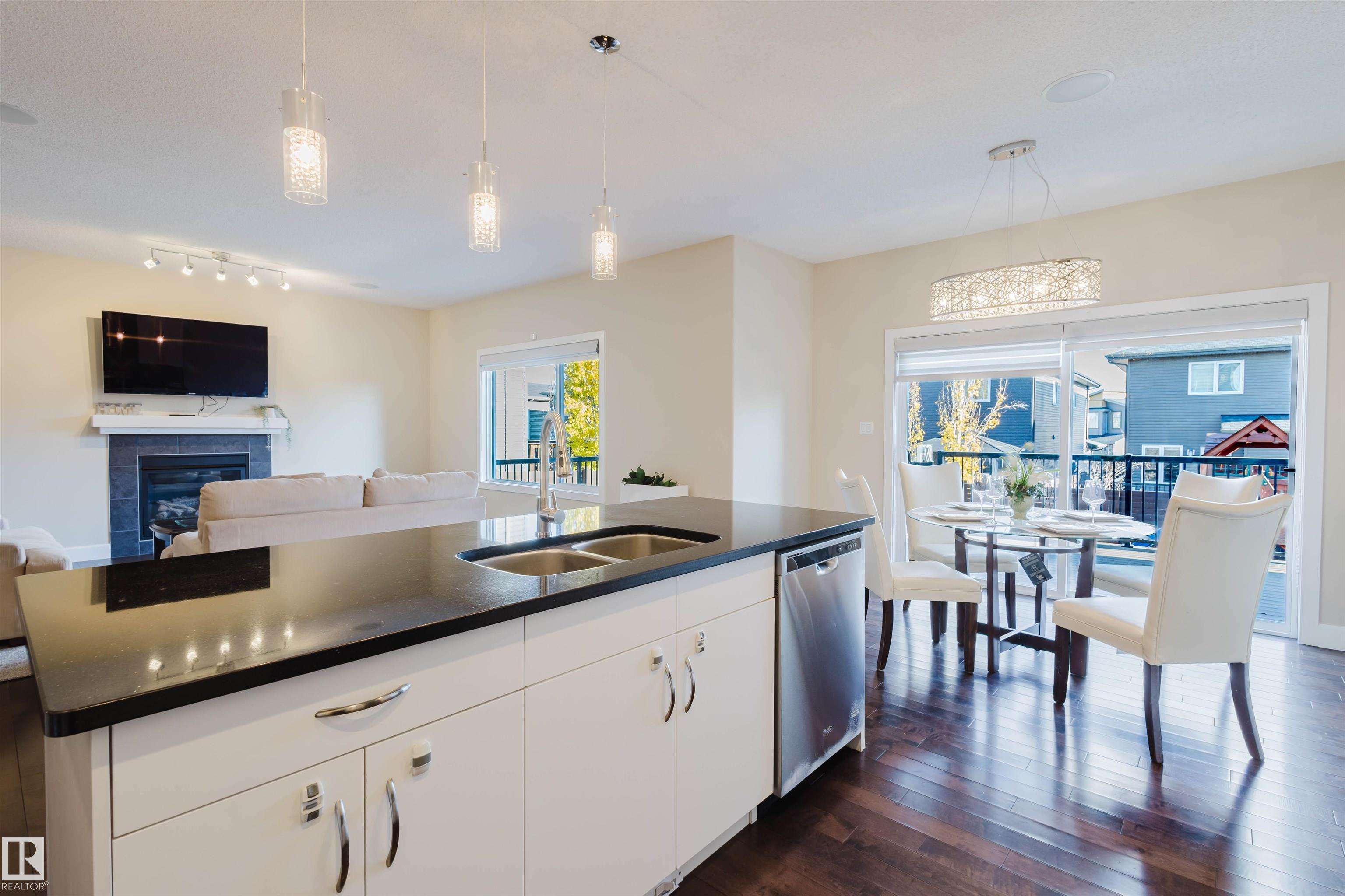 https://zimg.paragon.ice.com/ParagonImages/Property/PM/RAE/225401047/19/0/0/e76a1626d761a08773178a2039e521a1/1/ecfd9f99db41f7202dd9084dbb779e2b/225401047-0C73D574-4EDD-4EC6-934F-57A7E1B1E5FE.JPG