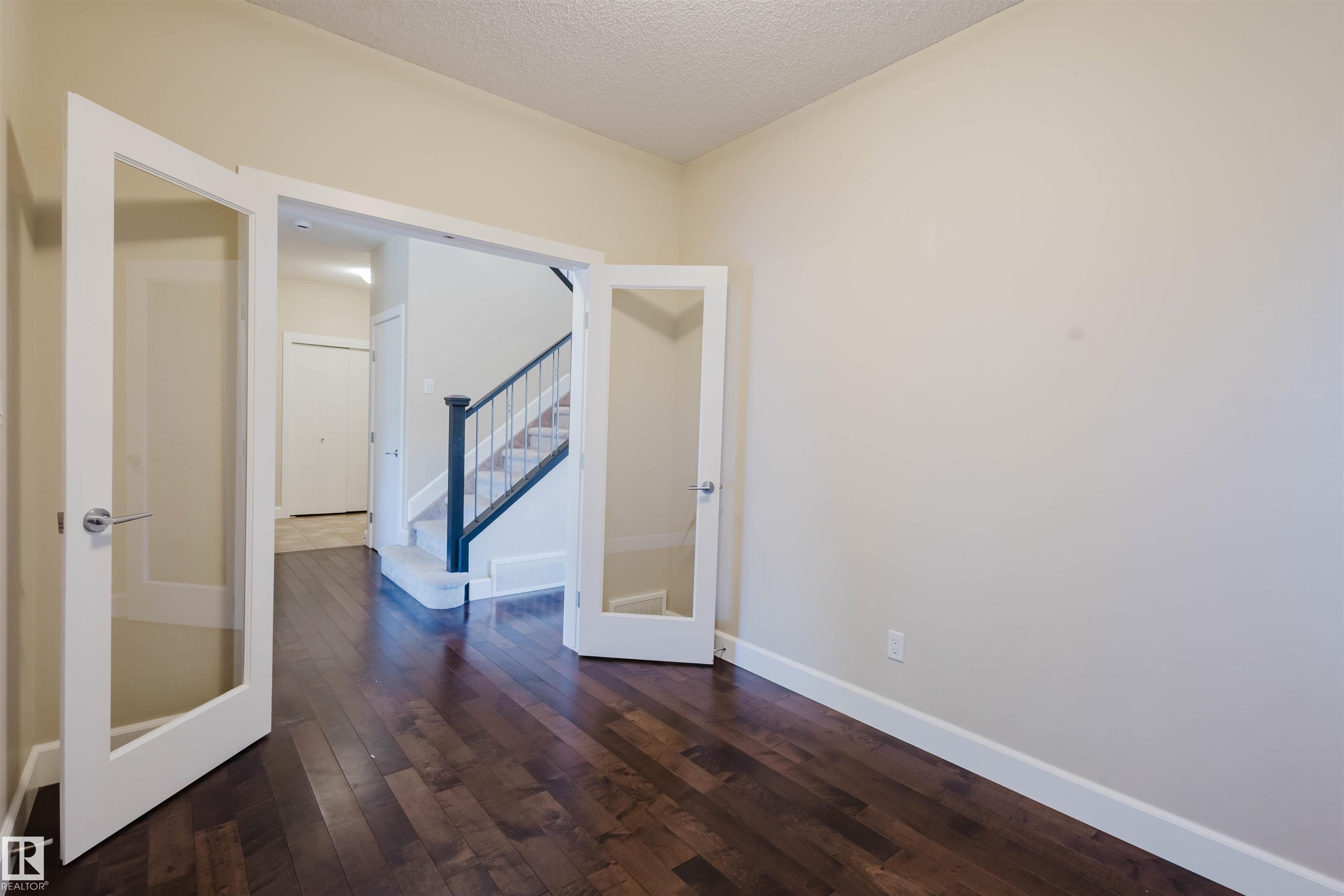https://zimg.paragon.ice.com/ParagonImages/Property/PM/RAE/225401047/6/0/0/84279546b06d44747b7ada7d4cf206b4/1/ecfd9f99db41f7202dd9084dbb779e2b/225401047-0FE082BA-8EB7-4462-ADDB-F71842DF4C11.JPG
