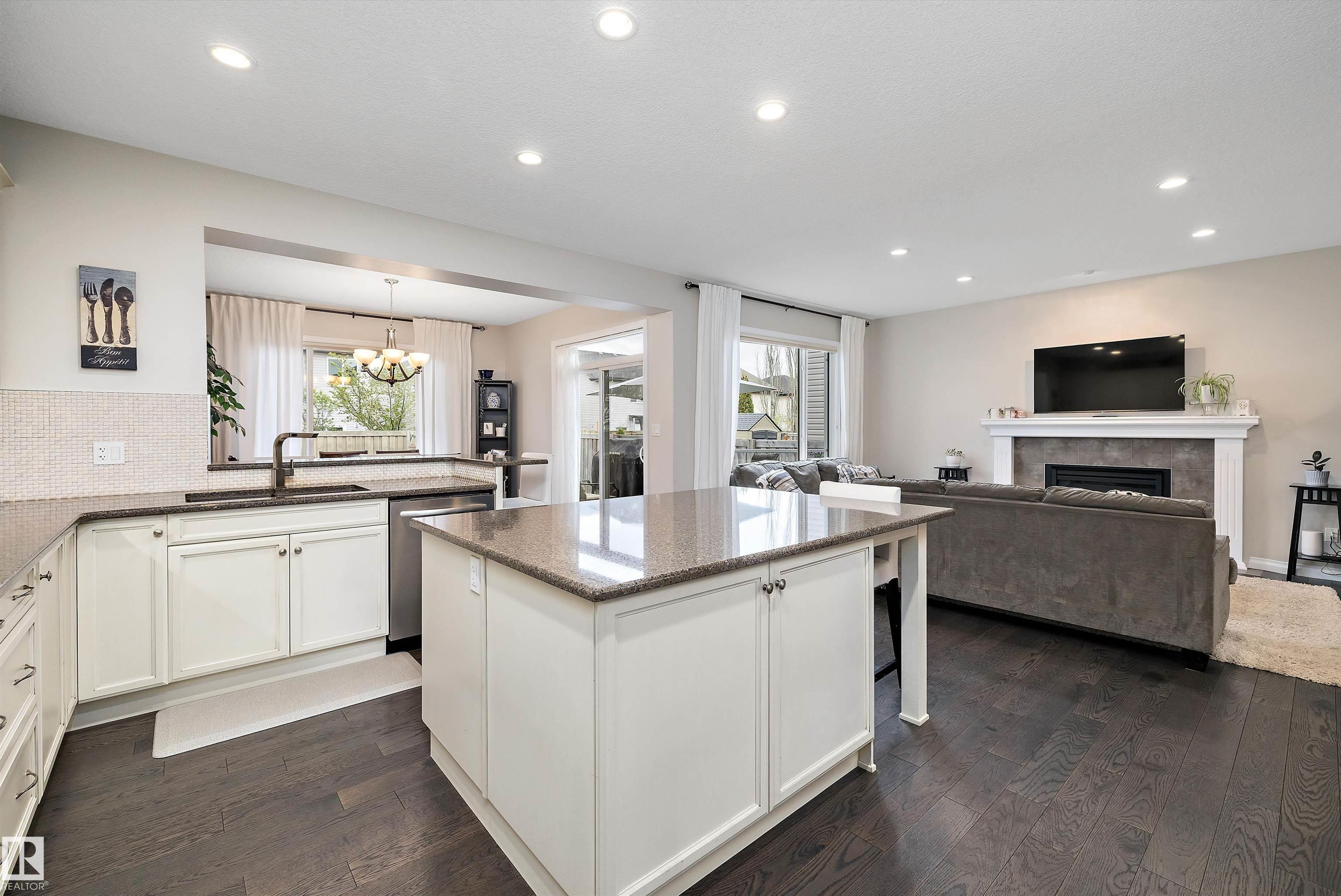 https://zimg.paragon.ice.com/ParagonImages/Property/PM/RAE/225401049/11/0/0/ff8988d27e6e5fec63c36503e67c14e1/1/aca825f249fc260f9ddd25c305dadf0e/225401049-5ccca494-e76e-4e68-ad5d-394668e9eb2f.JPG