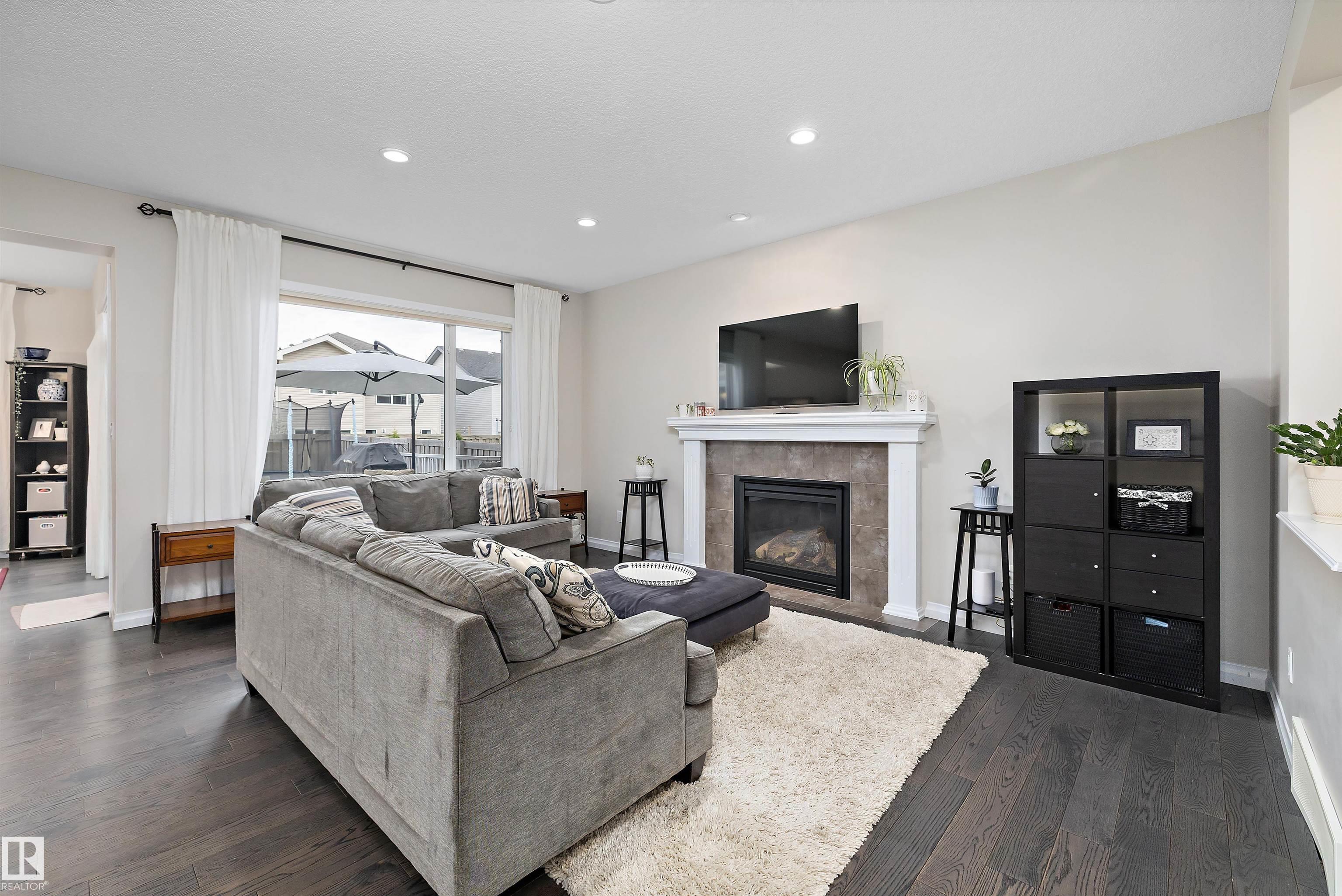 https://zimg.paragon.ice.com/ParagonImages/Property/PM/RAE/225401049/3/0/0/6e3e5ab96127d1c78315d637c2439239/1/aca825f249fc260f9ddd25c305dadf0e/225401049-07151791-ecb4-40ba-b656-61c625a9a5f2.JPG