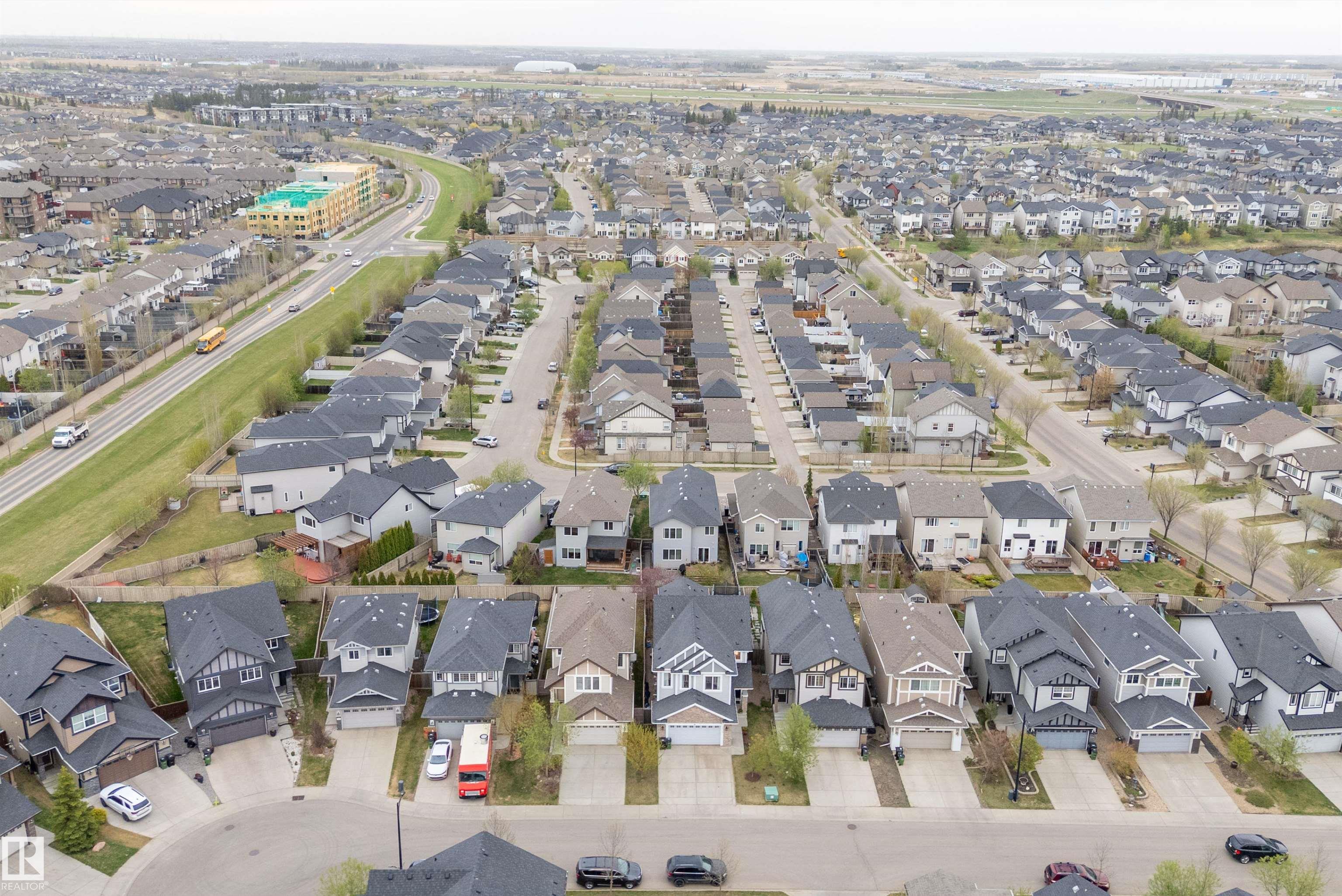 https://zimg.paragon.ice.com/ParagonImages/Property/PM/RAE/225401049/60/0/0/67ffd88b073677cb94d9fd304e313a06/1/aca825f249fc260f9ddd25c305dadf0e/225401049-3124244e-9ea5-4f83-9745-463271db23af.JPG