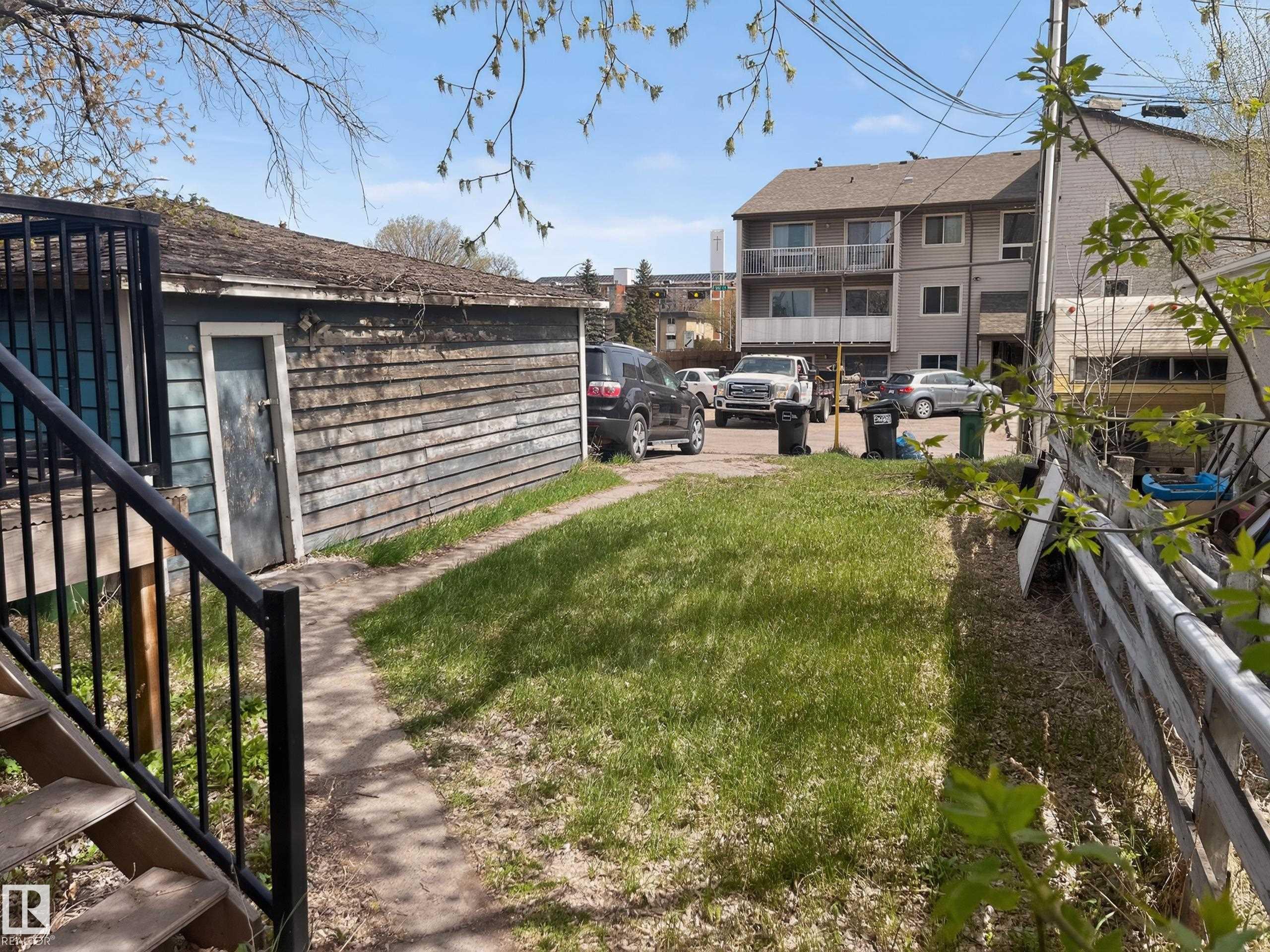 Photo 39 at 13007 / 13009 111 Avenue NW, Westmount, Edmonton