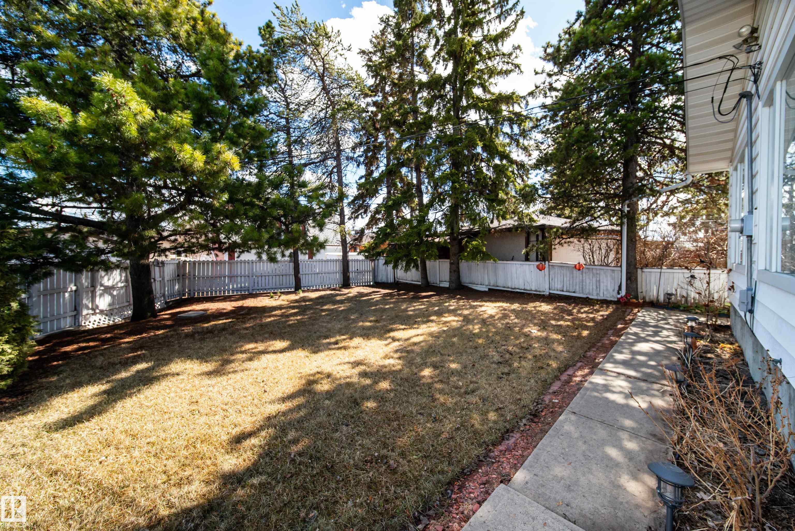 Photo 23 at 10231 46 Street NW, Gold Bar, Edmonton