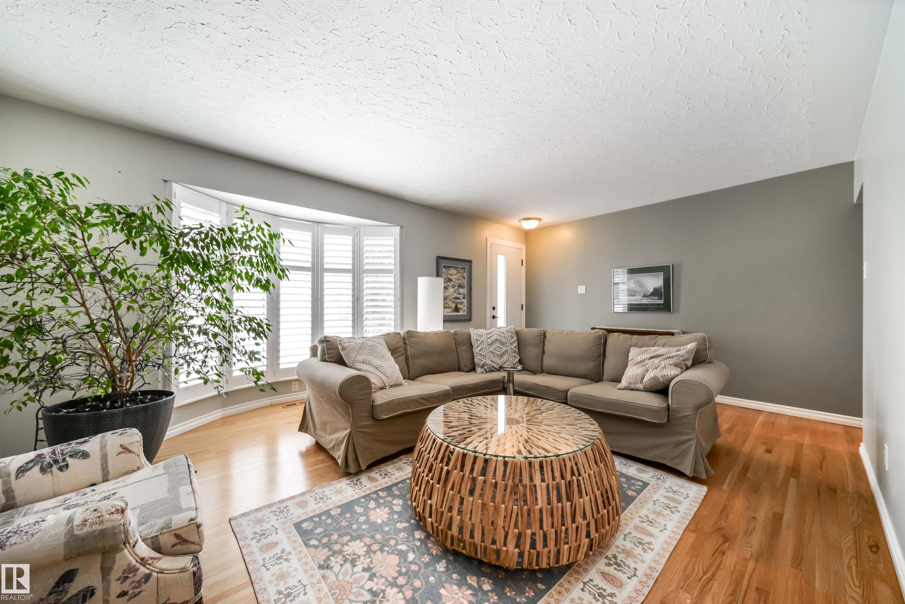 10231 46 Street NW, Gold Bar, Edmonton