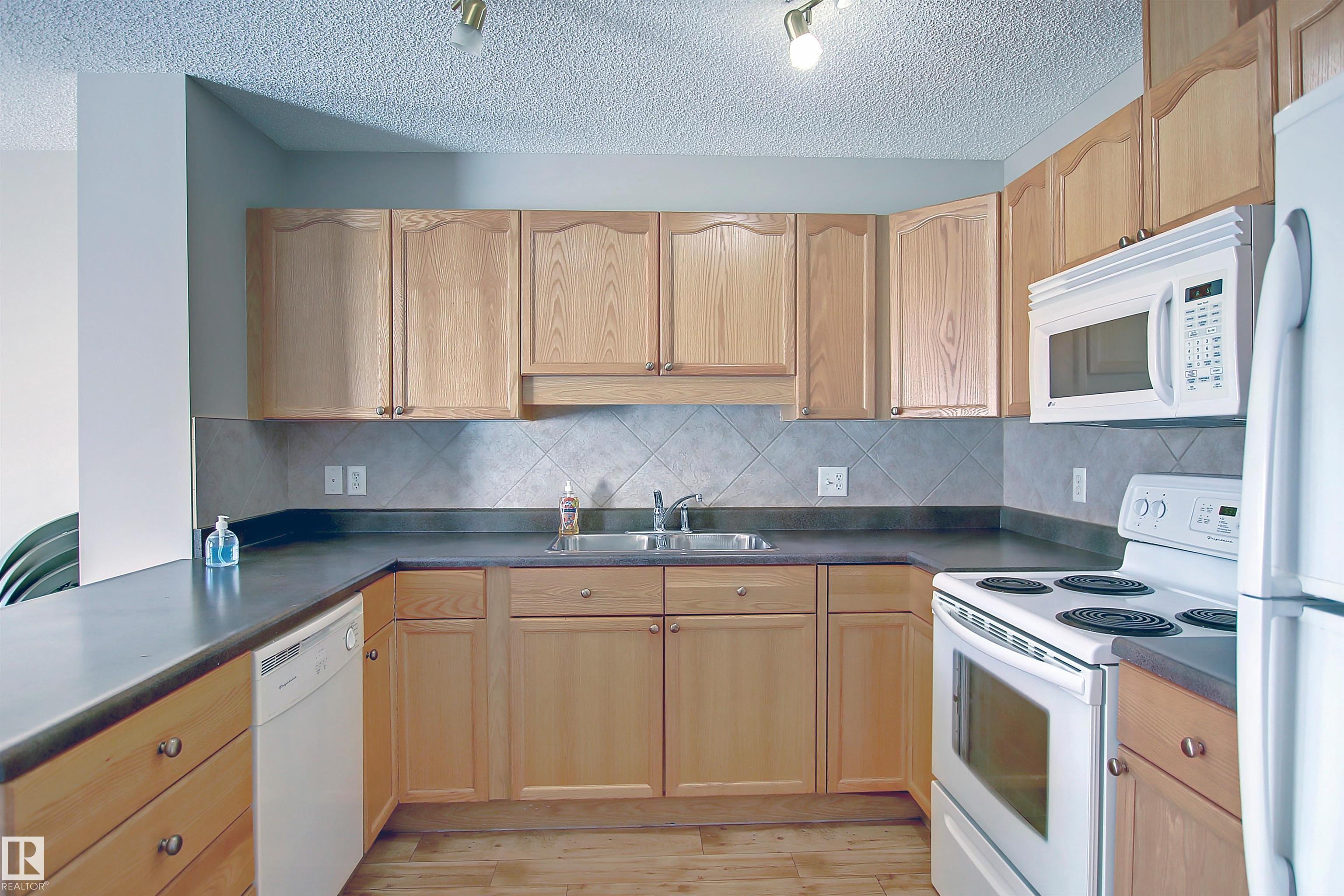 Photo 28 at 8129 7 Avenue SW, Ellerslie, Edmonton