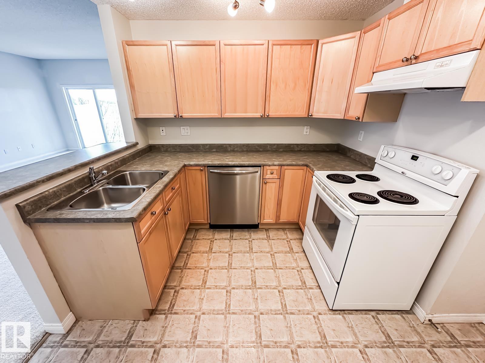 https://zimg.paragon.ice.com/ParagonImages/Property/PM/RAE/225401064/23/0/0/ee15c915fd7da25ed5147df2a77f9591/1/6c5d83bbc3a0aca8d44d11293f53a0fe/225401064-e90c5f3f-334d-4b64-baea-8bfc5bc741ed.JPG