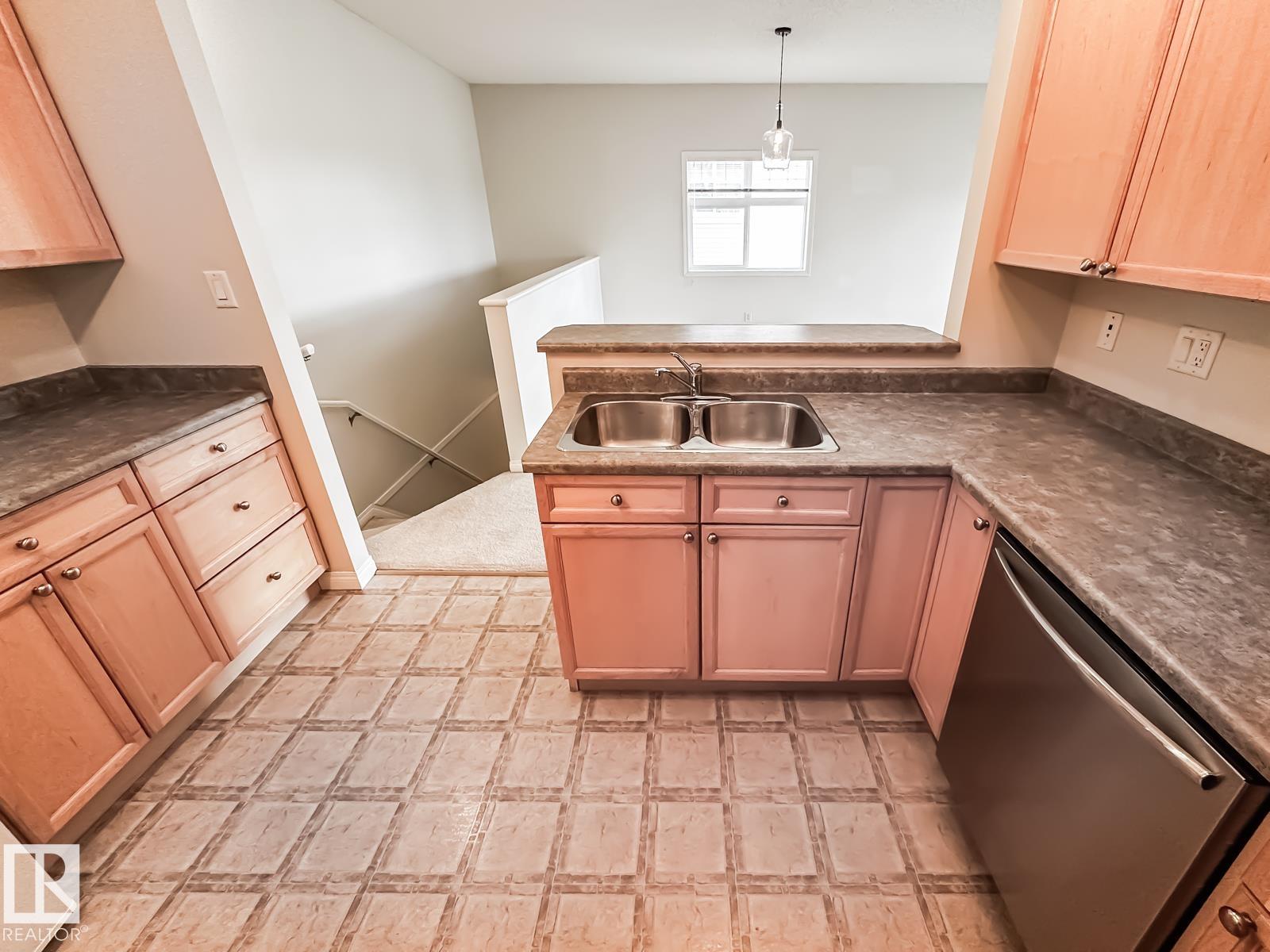 https://zimg.paragon.ice.com/ParagonImages/Property/PM/RAE/225401064/25/0/0/b82725b9f3c1dda28eac7f9c3e7c8175/1/6c5d83bbc3a0aca8d44d11293f53a0fe/225401064-44bedddd-1e91-4eeb-837c-2d8e3925ff80.JPG