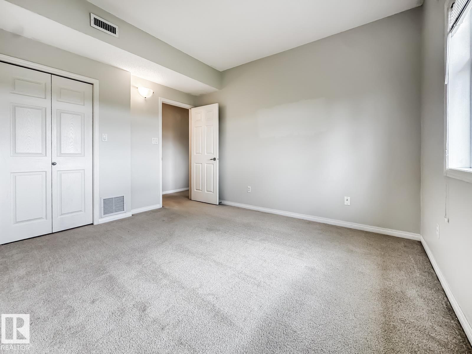 https://zimg.paragon.ice.com/ParagonImages/Property/PM/RAE/225401064/30/0/0/1c12a030876e54b471e6a2425158ebb9/1/6c5d83bbc3a0aca8d44d11293f53a0fe/225401064-b60e1938-c9c0-453f-b5ea-fa90e09e050e.JPG