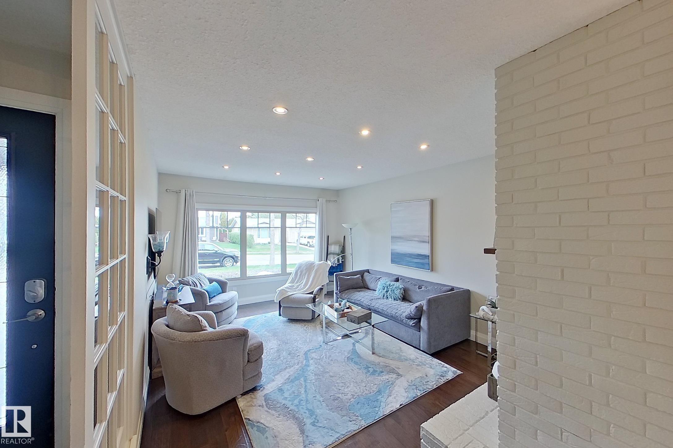 10 Brunswick Crescent, Braeside, St. Albert