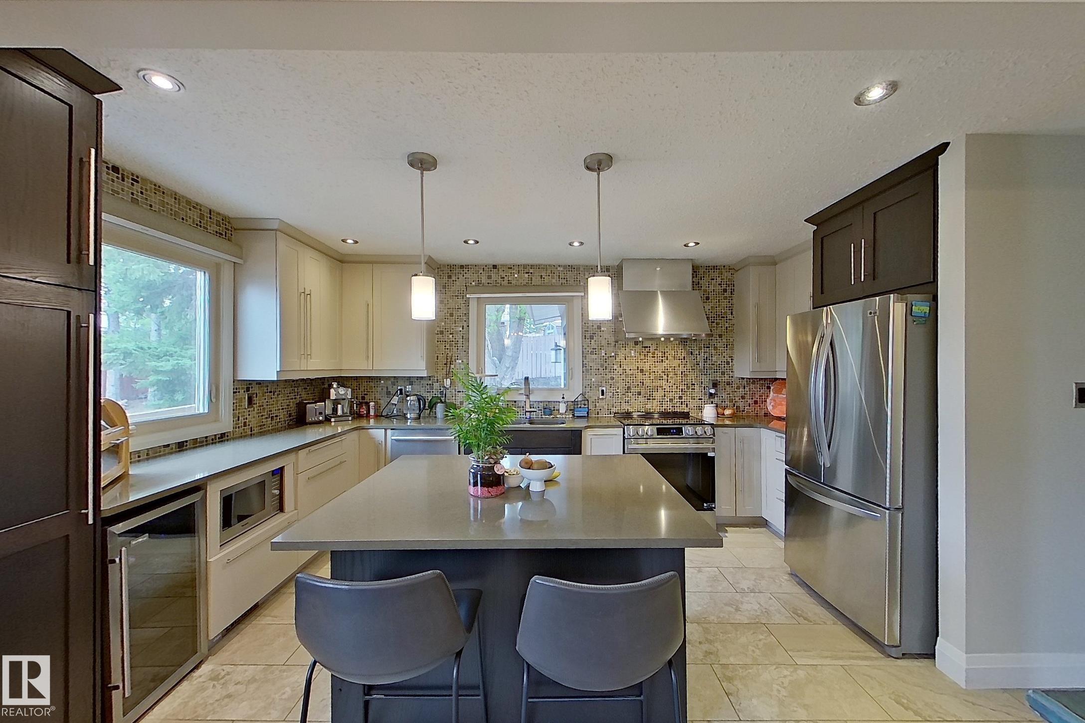 Photo 11 at 10 Brunswick Crescent, Braeside, St. Albert