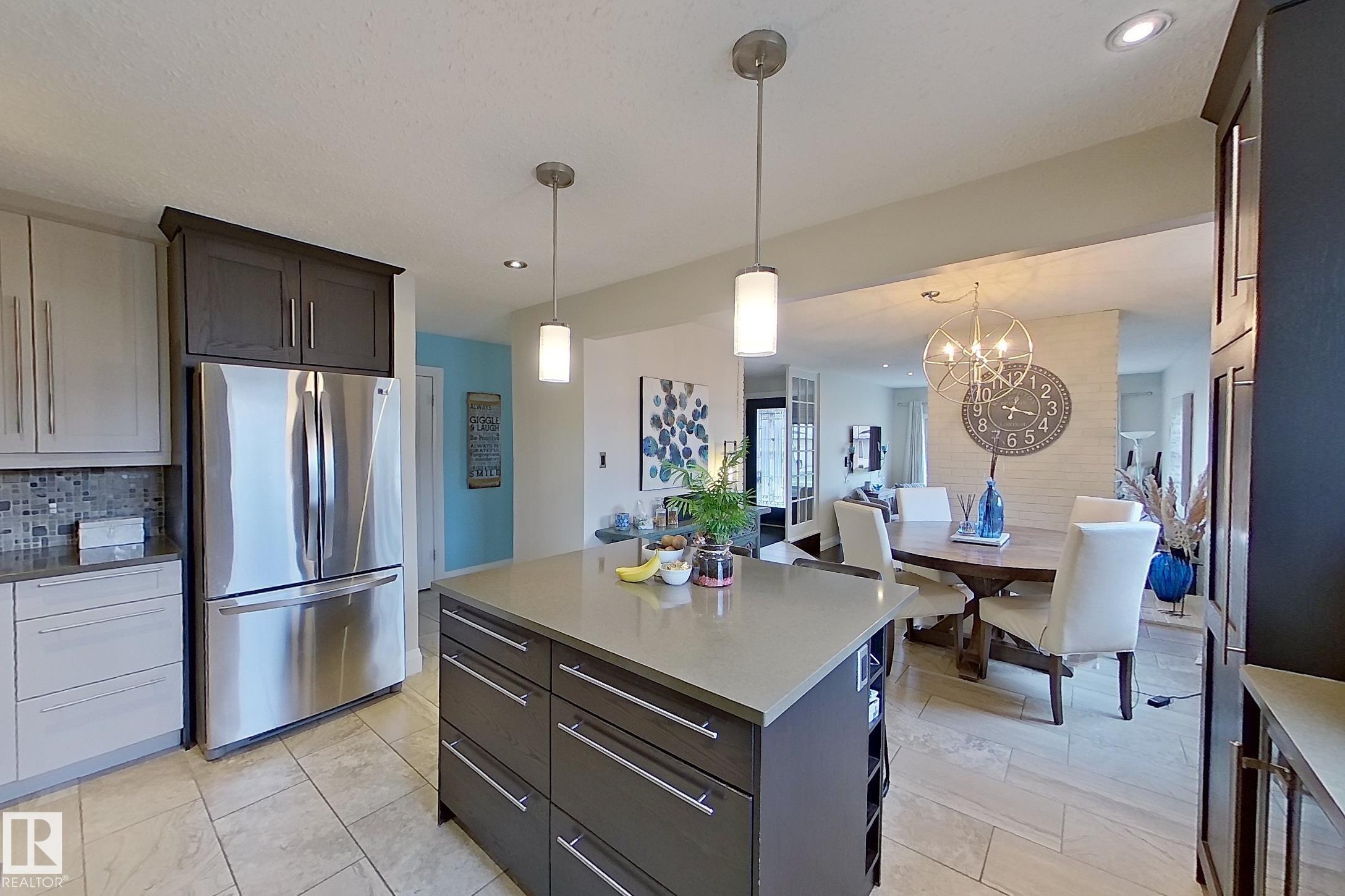 Photo 13 at 10 Brunswick Crescent, Braeside, St. Albert