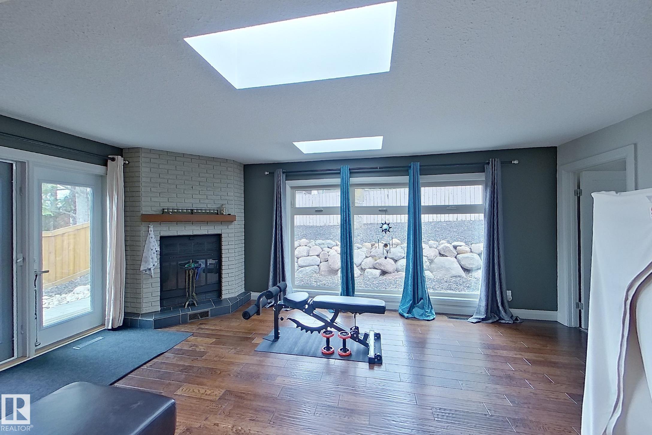 Photo 15 at 10 Brunswick Crescent, Braeside, St. Albert