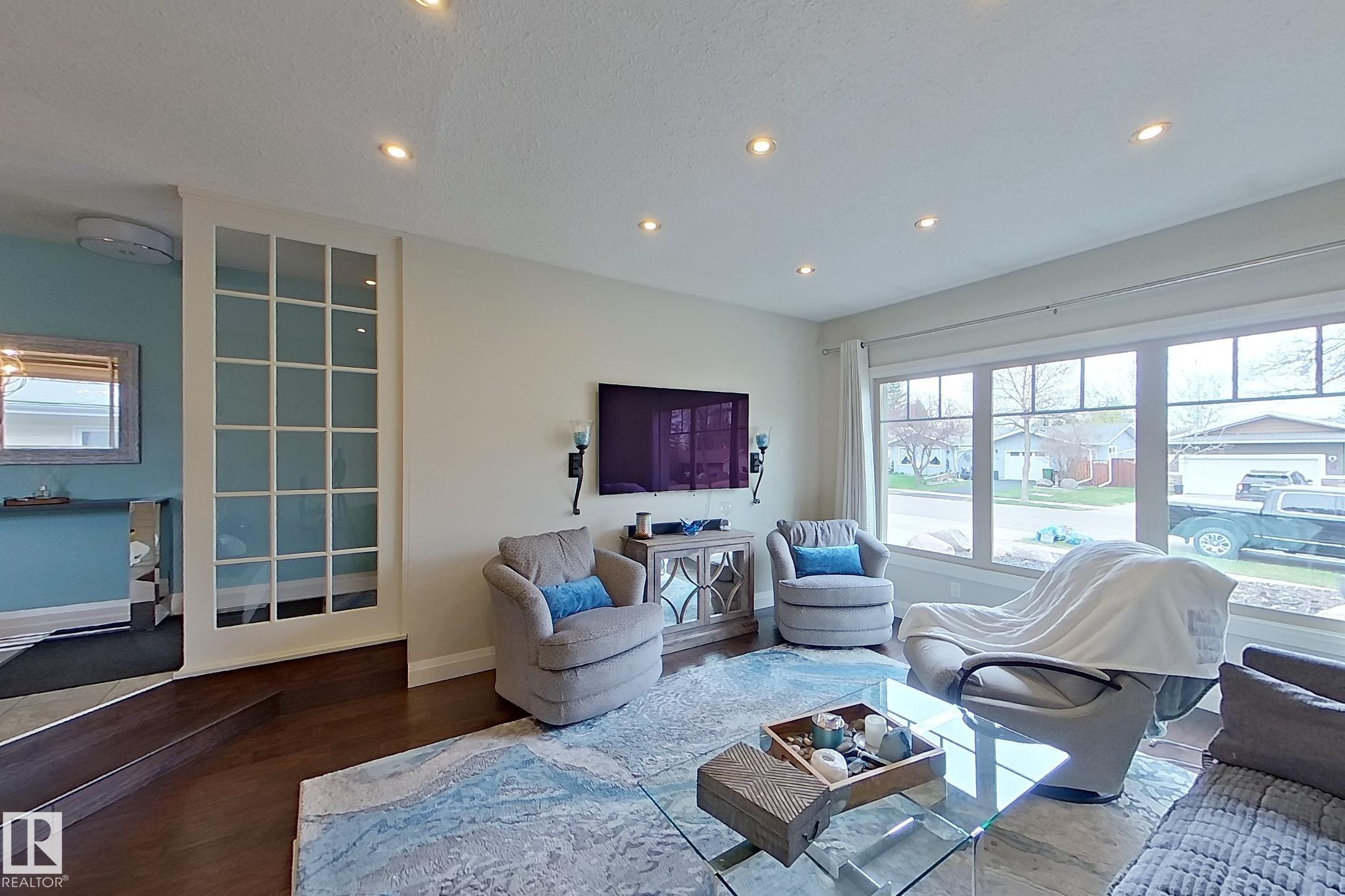 10 Brunswick Crescent, Braeside, St. Albert
