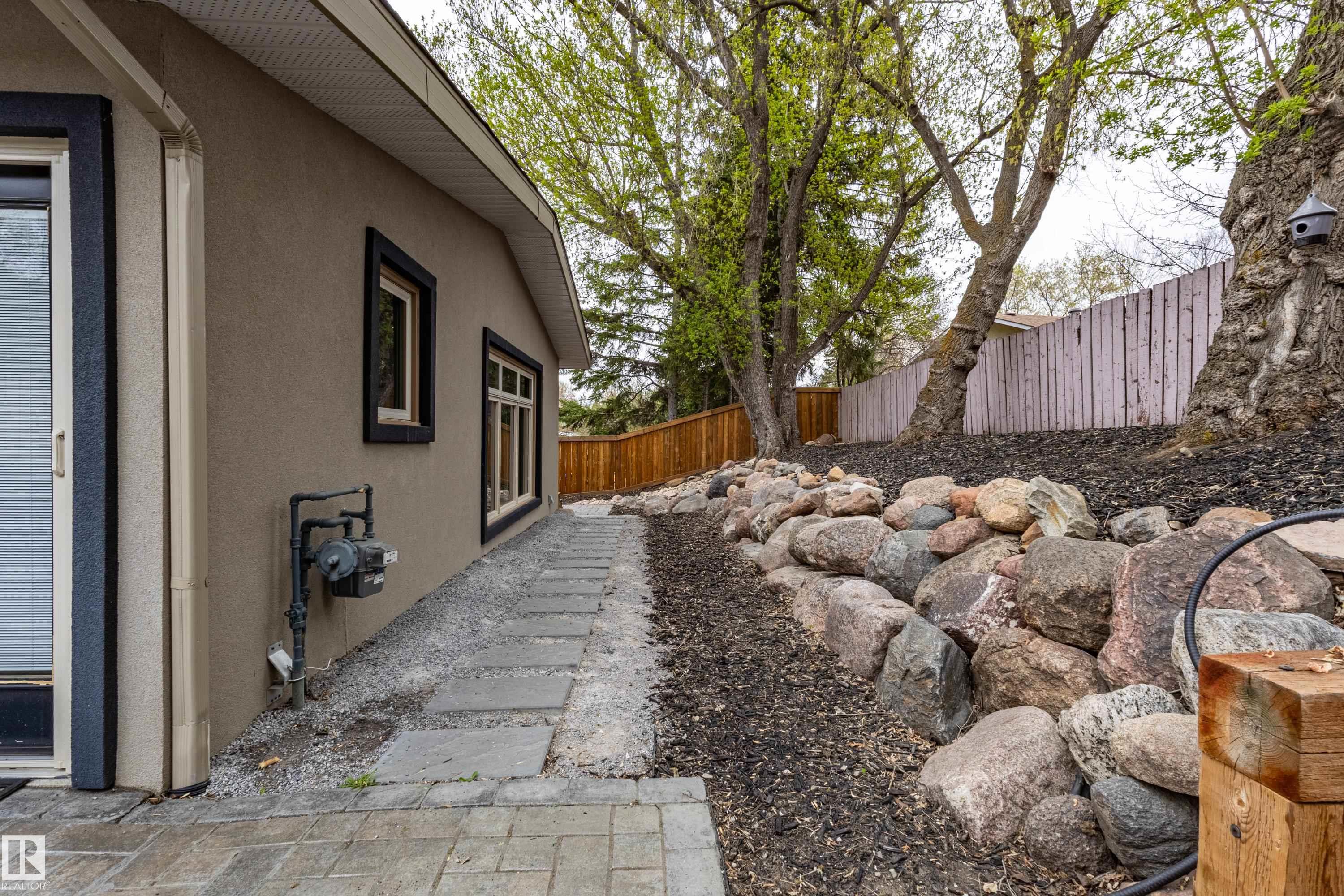 Photo 53 at 10 Brunswick Crescent, Braeside, St. Albert