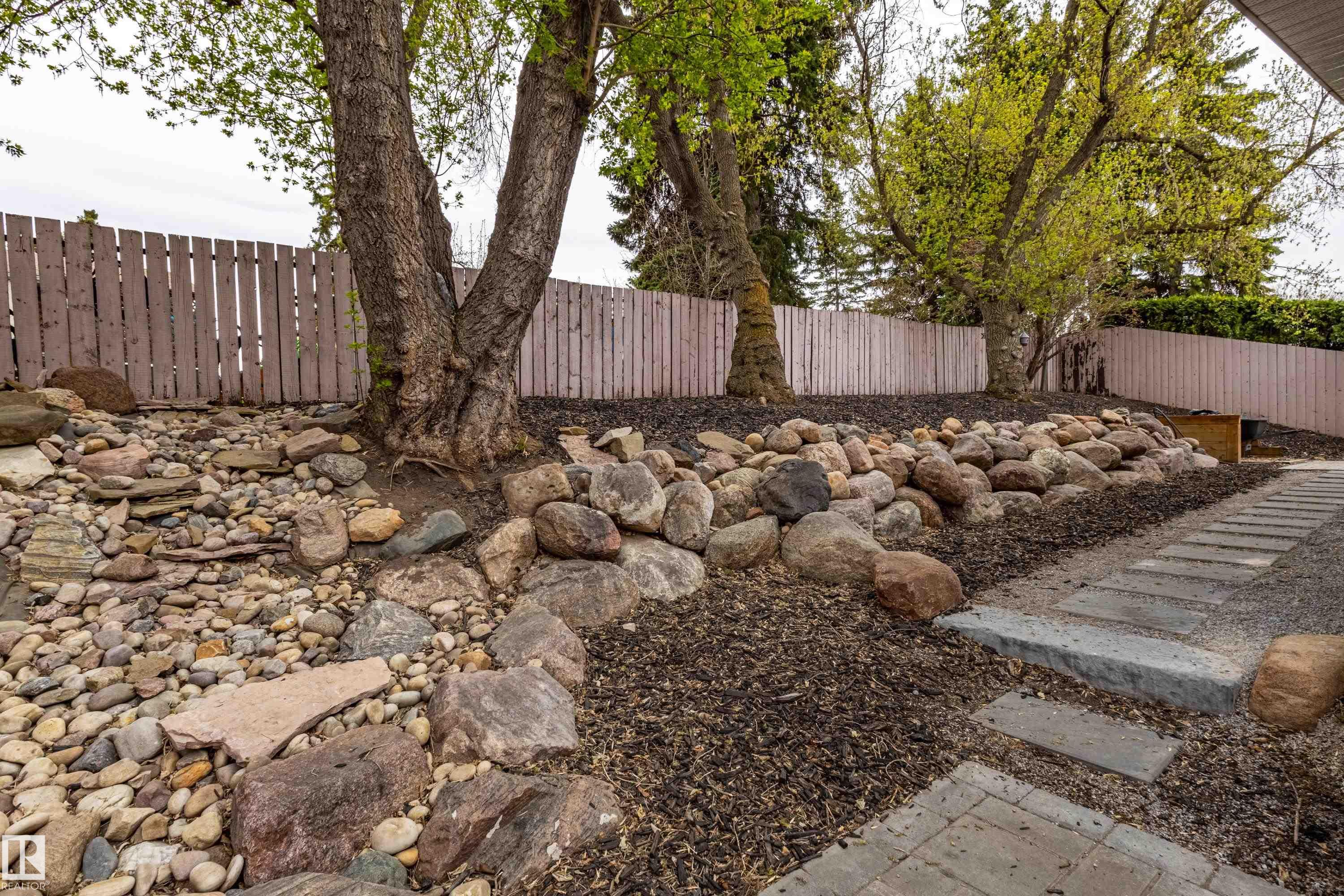 Photo 56 at 10 Brunswick Crescent, Braeside, St. Albert