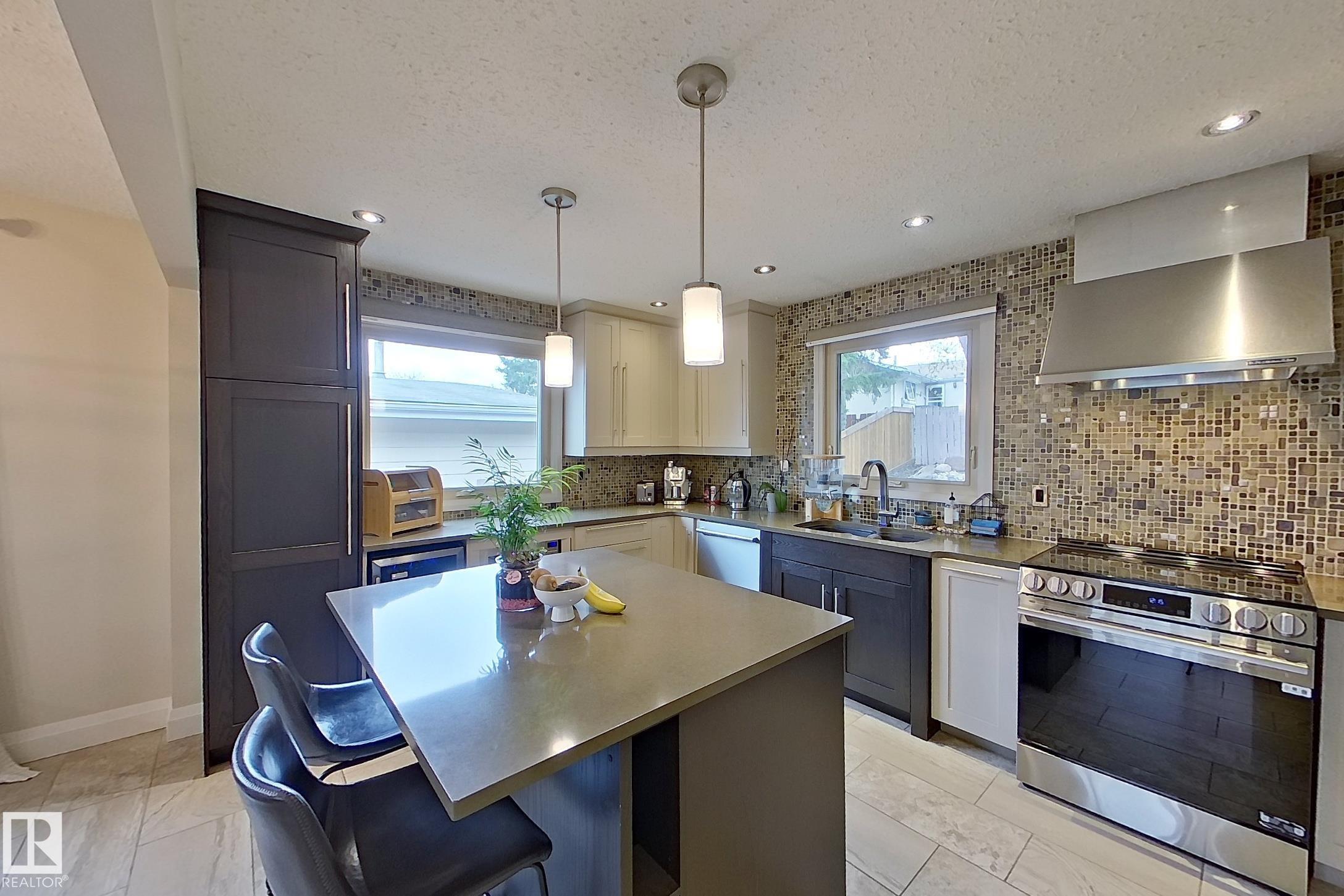 Photo 10 at 10 Brunswick Crescent, Braeside, St. Albert