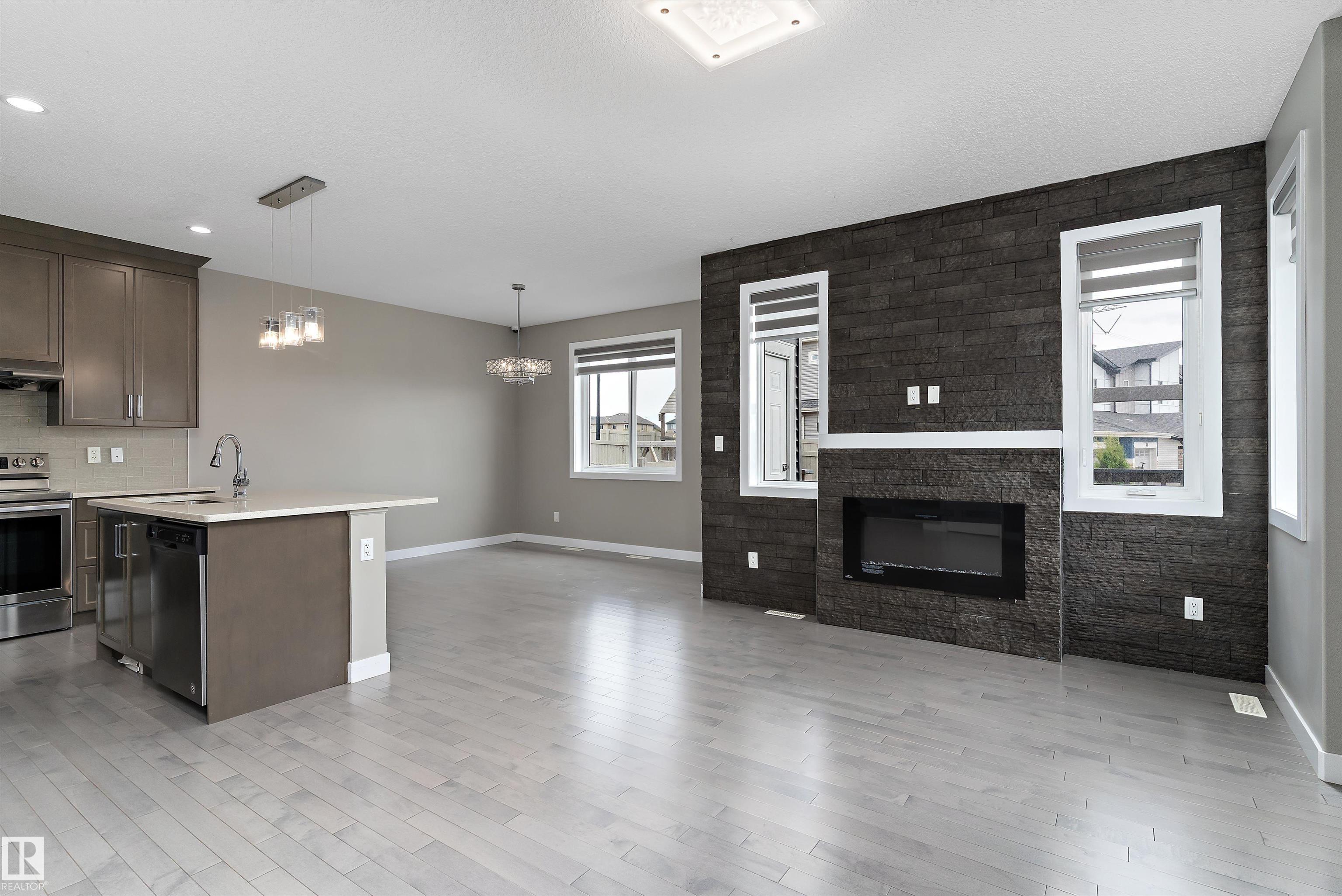 8729 Carson Way SW, Chappelle Area, Edmonton