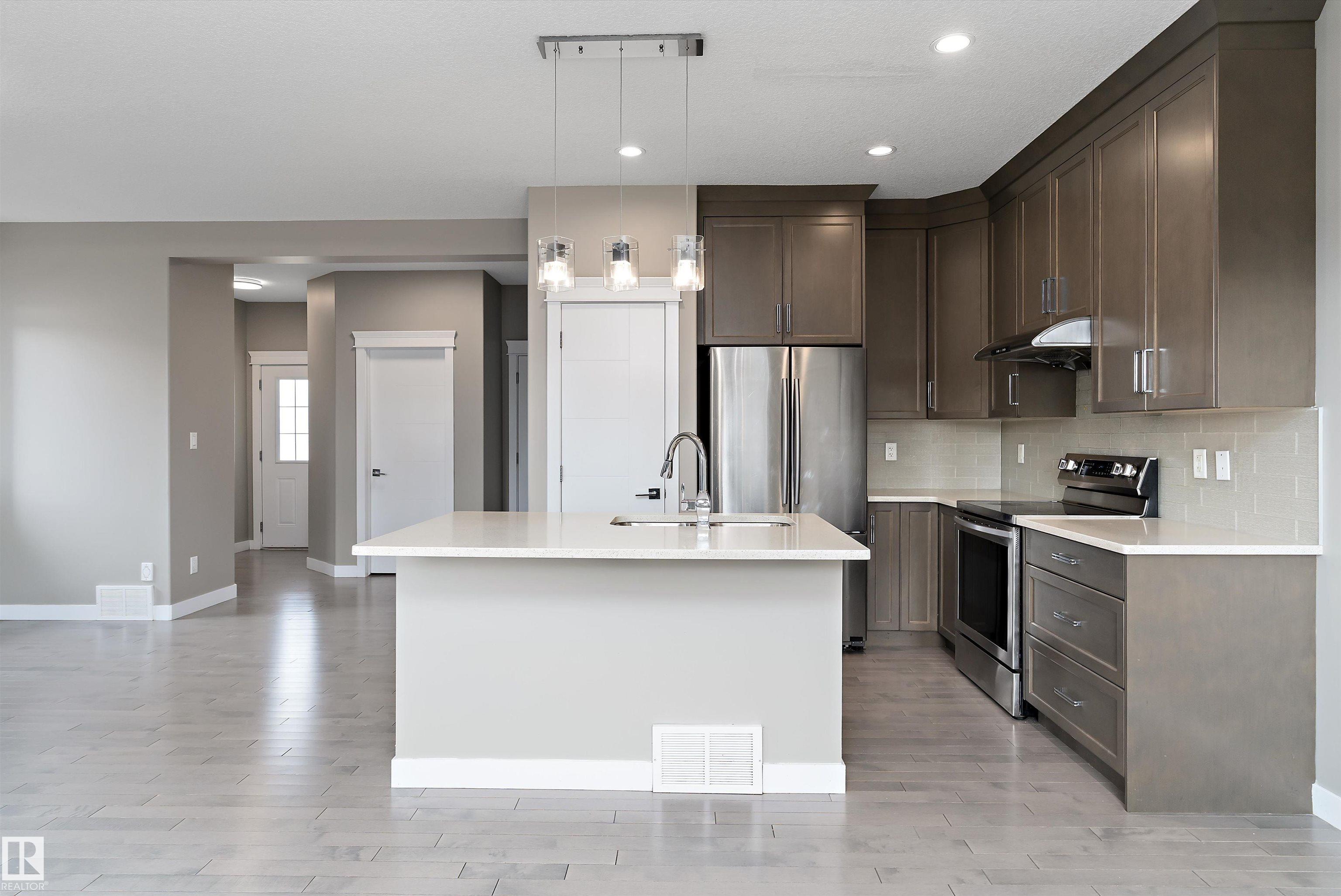 8729 Carson Way SW, Chappelle Area, Edmonton