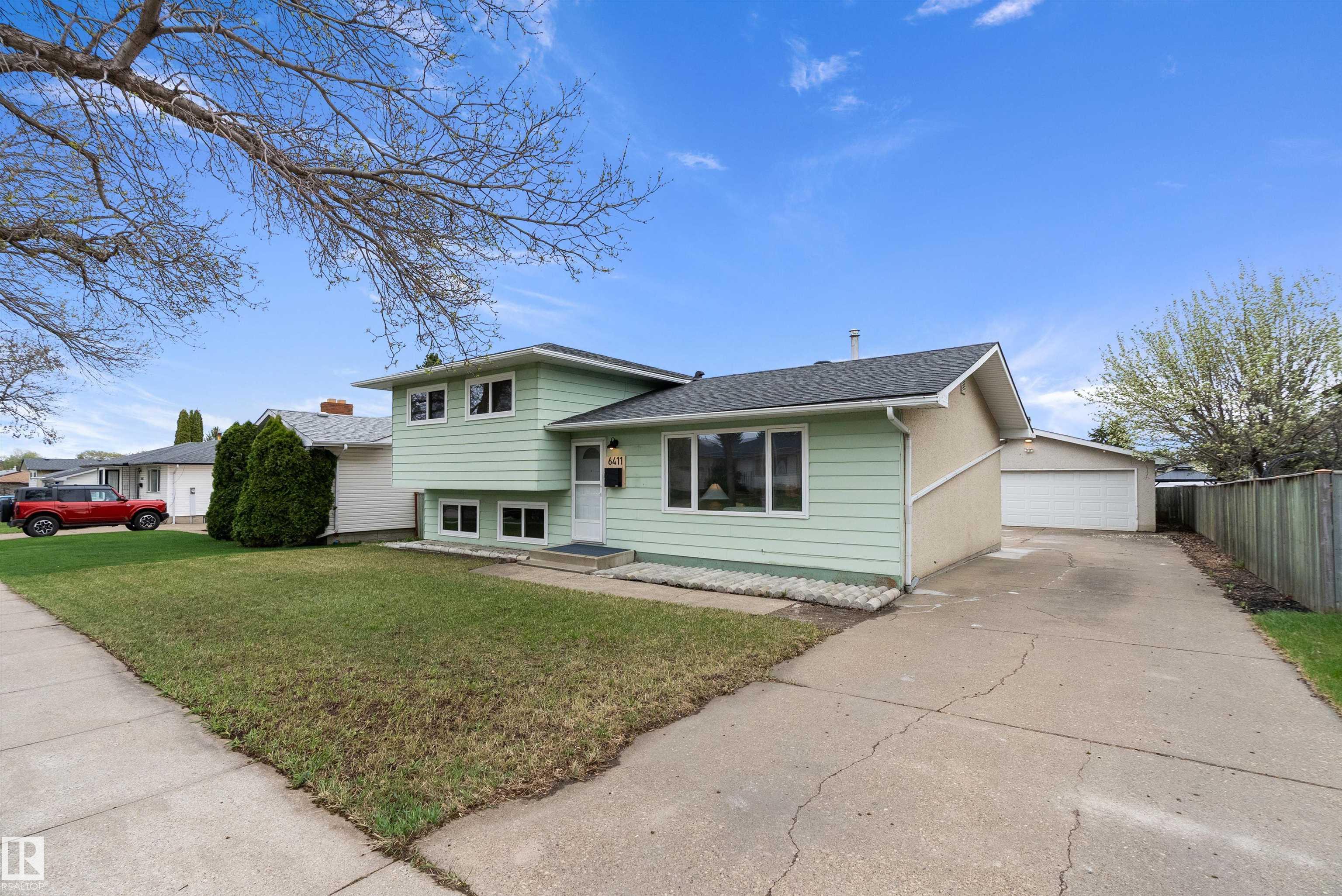 6411 152a Avenue NW, Mcleod, Edmonton