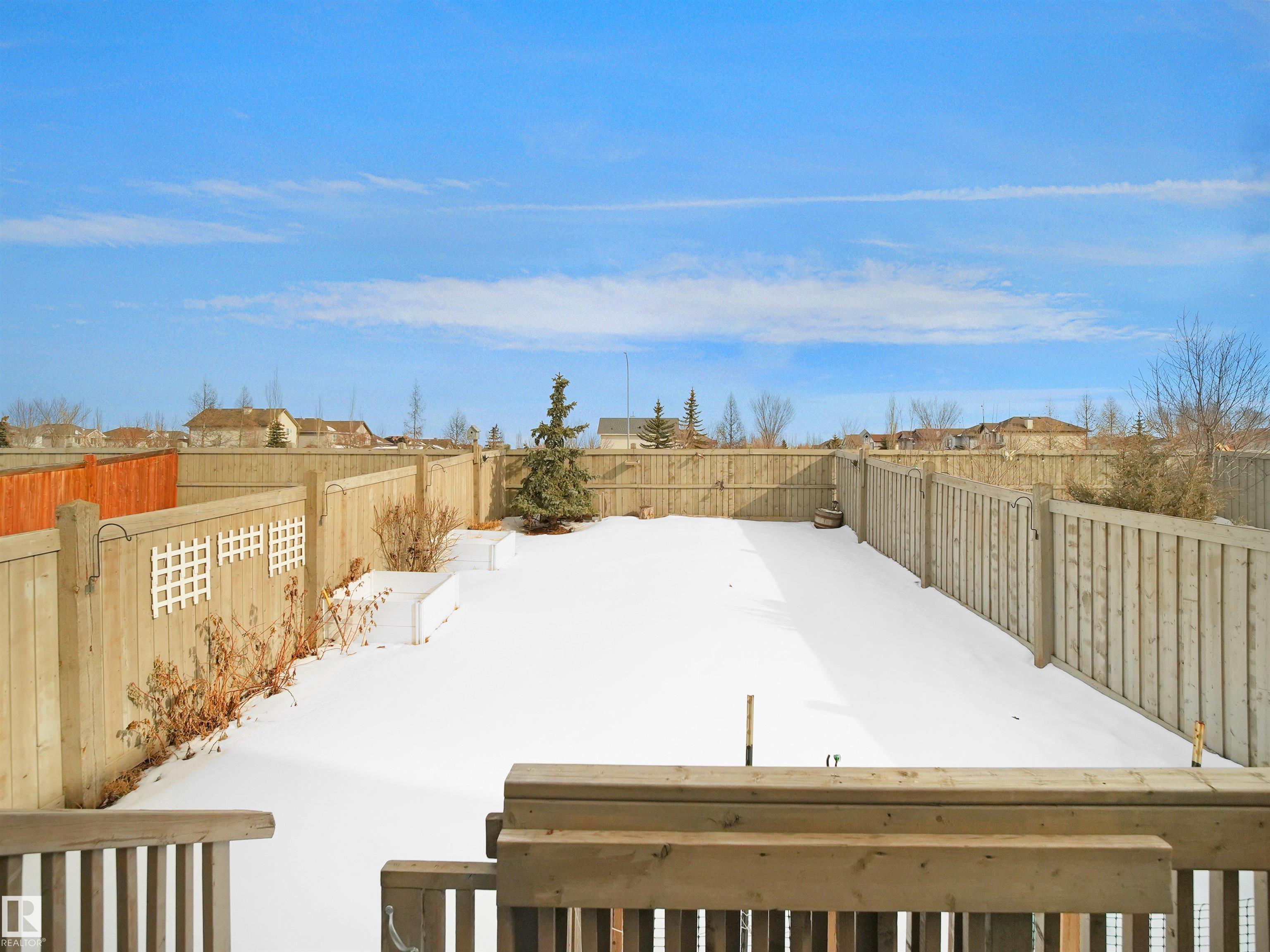 https://zimg.paragon.ice.com/ParagonImages/Property/PM/RAE/225401079/13/0/0/7b833f502d1dbe894b569cae66a81cc1/1/98c8879d570198e73f8be2ececad874b/225401079-b43559da-0c28-4d1a-a9e2-36a294e8ff92.JPG