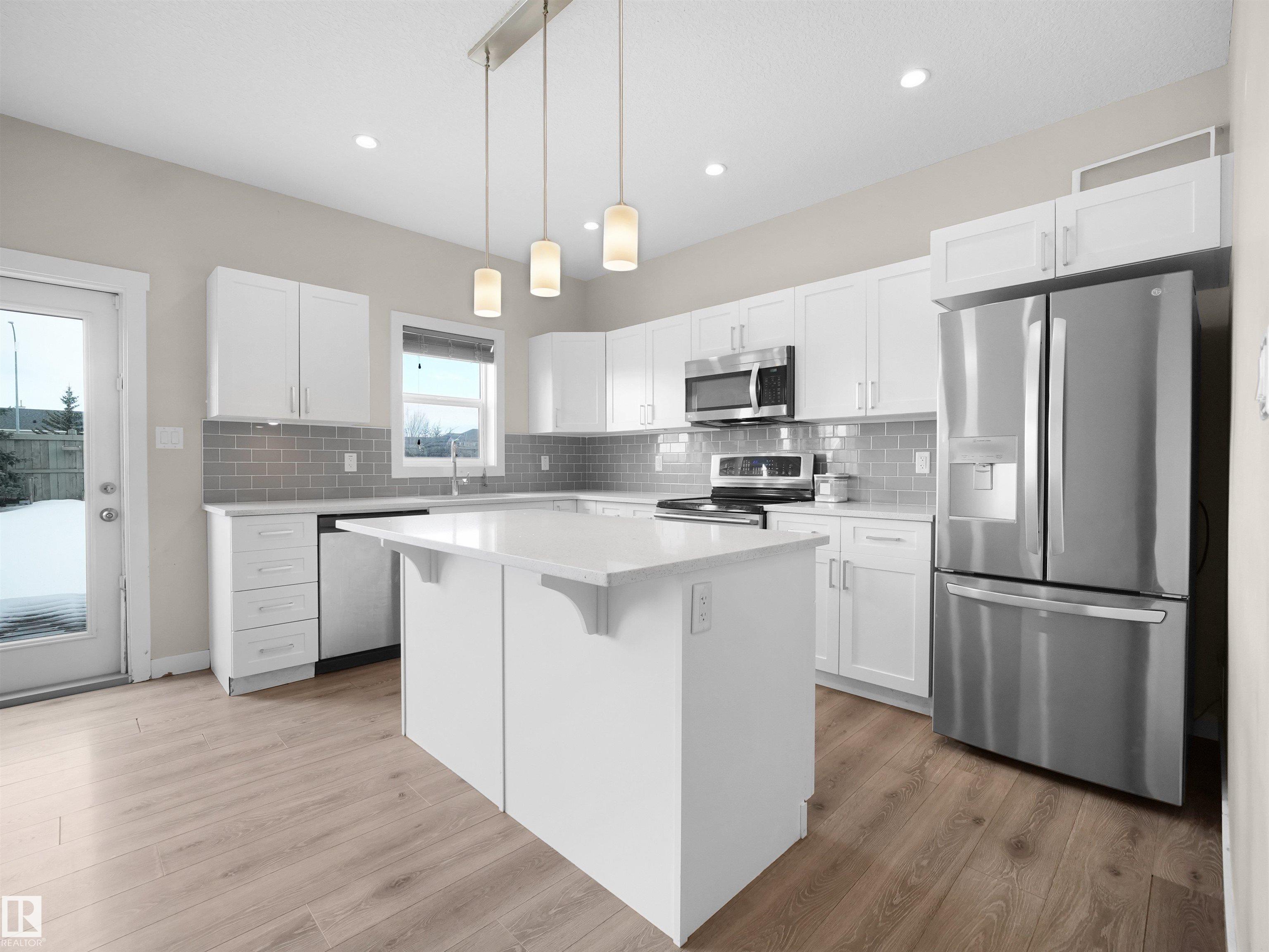 https://zimg.paragon.ice.com/ParagonImages/Property/PM/RAE/225401079/34/0/0/ffbf4f208943d16cefffc580758702d9/1/98c8879d570198e73f8be2ececad874b/225401079-8d3f146e-d040-4fec-a12c-ed7f87cf1e12.JPG