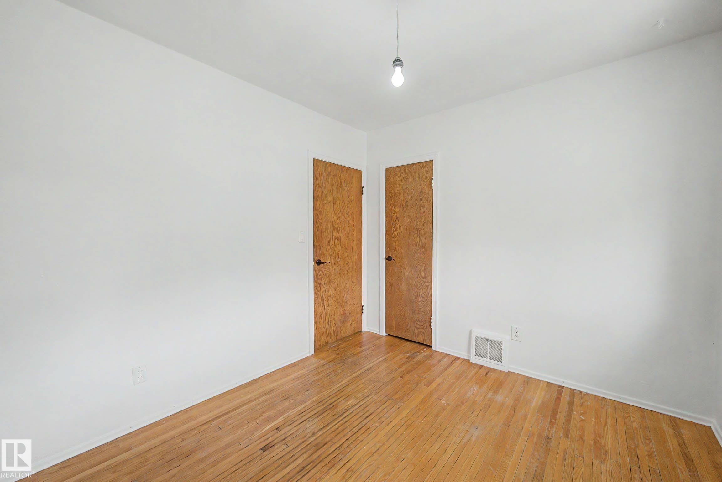 https://zimg.paragon.ice.com/ParagonImages/Property/PM/RAE/225401080/19/0/0/e2d0257bf3cb04be3177ec4d30e7a80b/1/dfd52fd556dc3b5cf0edc8708ce38378/225401080-758ed58e-cb7b-49ac-87ba-c8ff8f8e1653.JPG