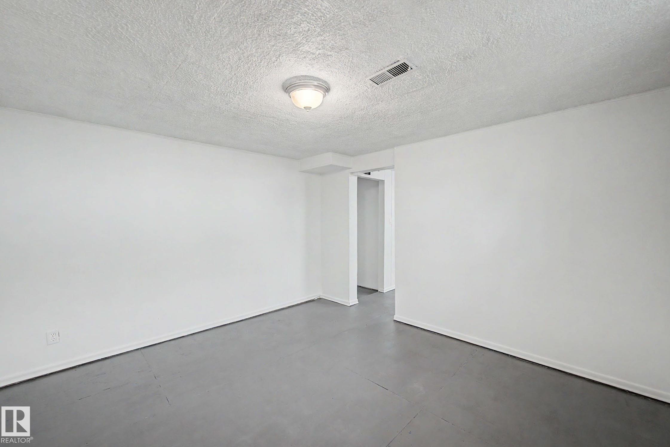 https://zimg.paragon.ice.com/ParagonImages/Property/PM/RAE/225401080/29/0/0/39c60f911ca00851575b45b895f15ec1/1/dfd52fd556dc3b5cf0edc8708ce38378/225401080-06c9e505-05a7-4a43-8711-59572cd10c1a.JPG