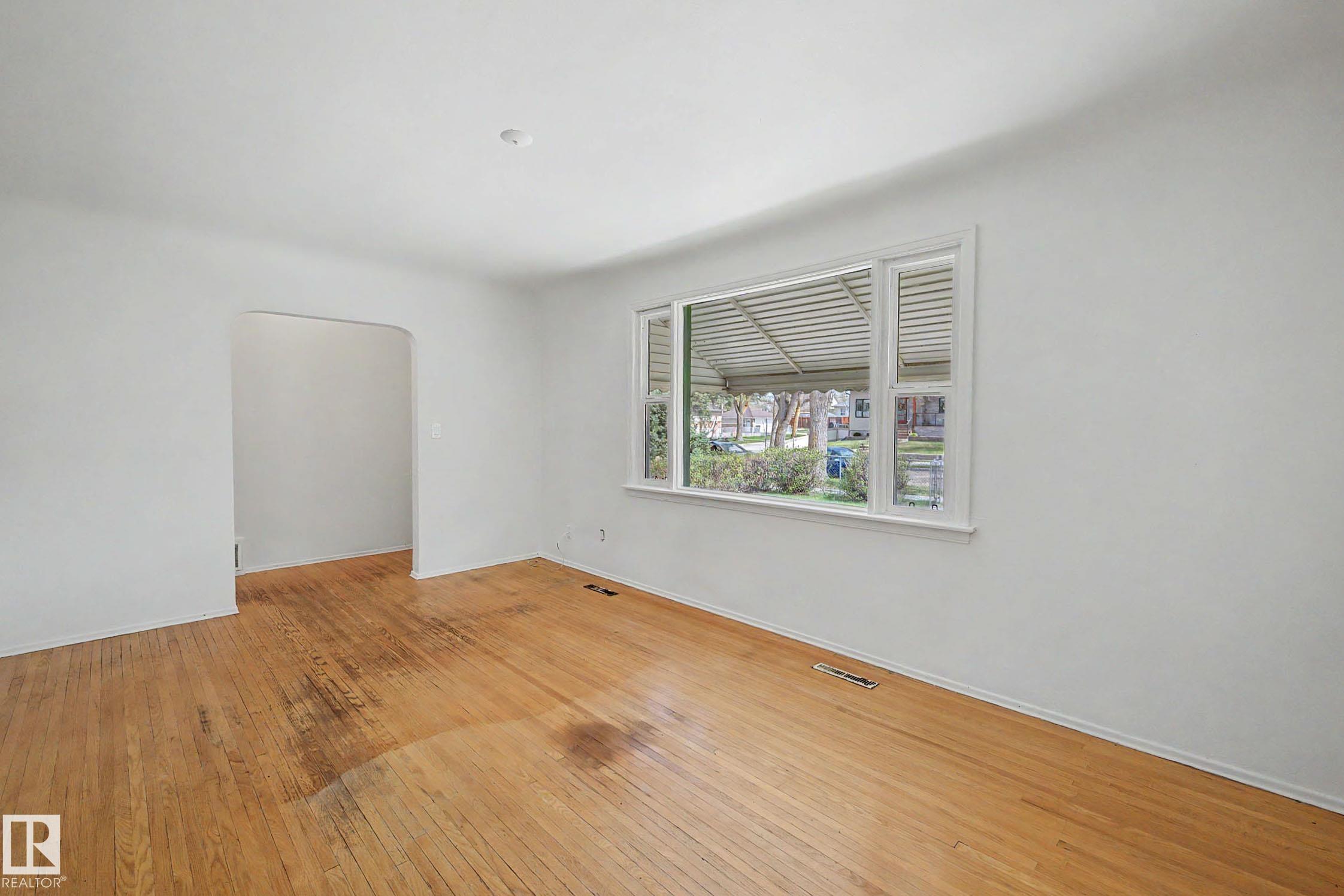 Picture for 9276 86 ST NW