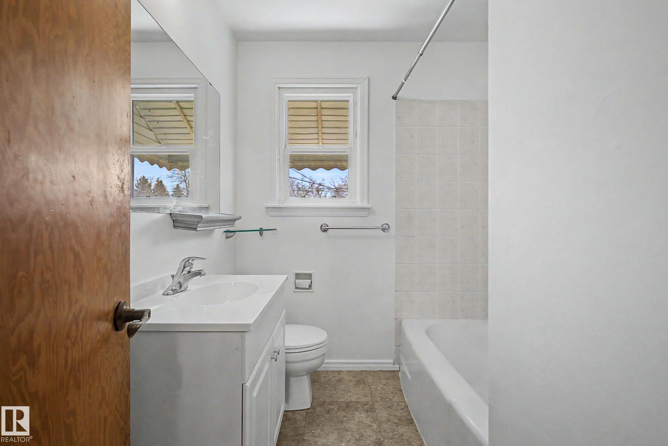 Photo 9 at 9276 86 Street NW, Strathearn, Edmonton