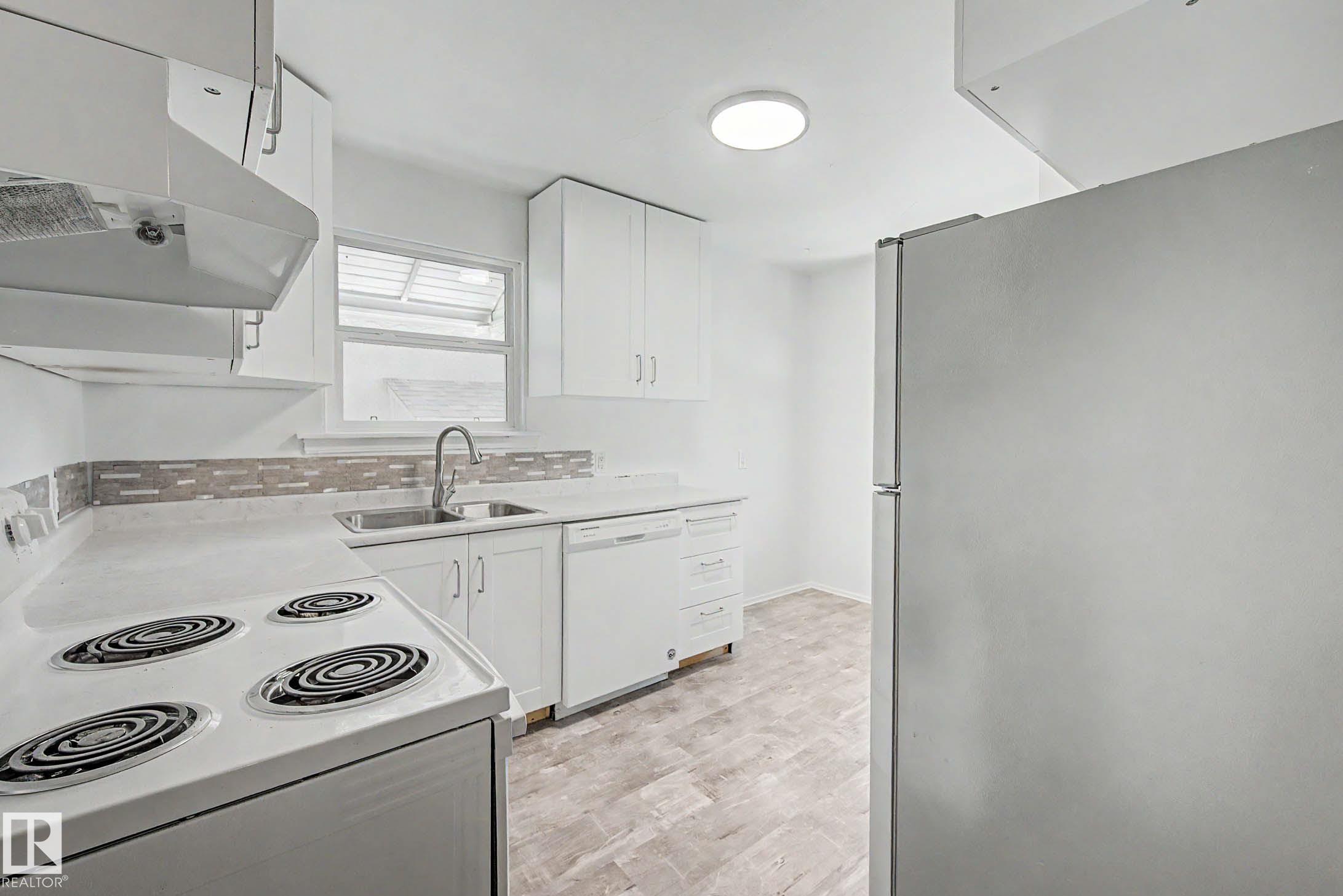 Photo 10 at 9276 86 Street NW, Strathearn, Edmonton
