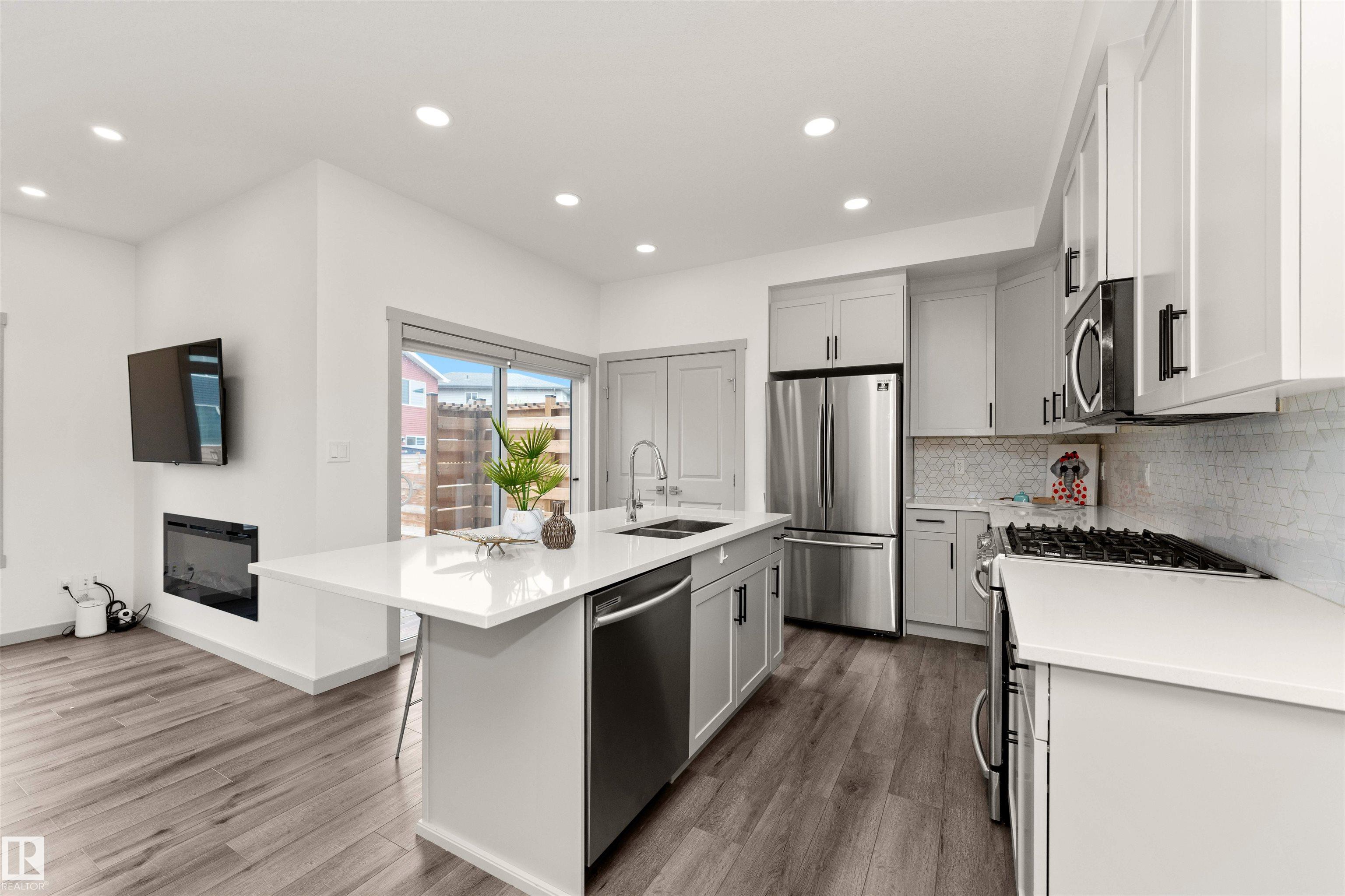 Photo 12 at 2330 Kelly Circle SW, Keswick, Edmonton