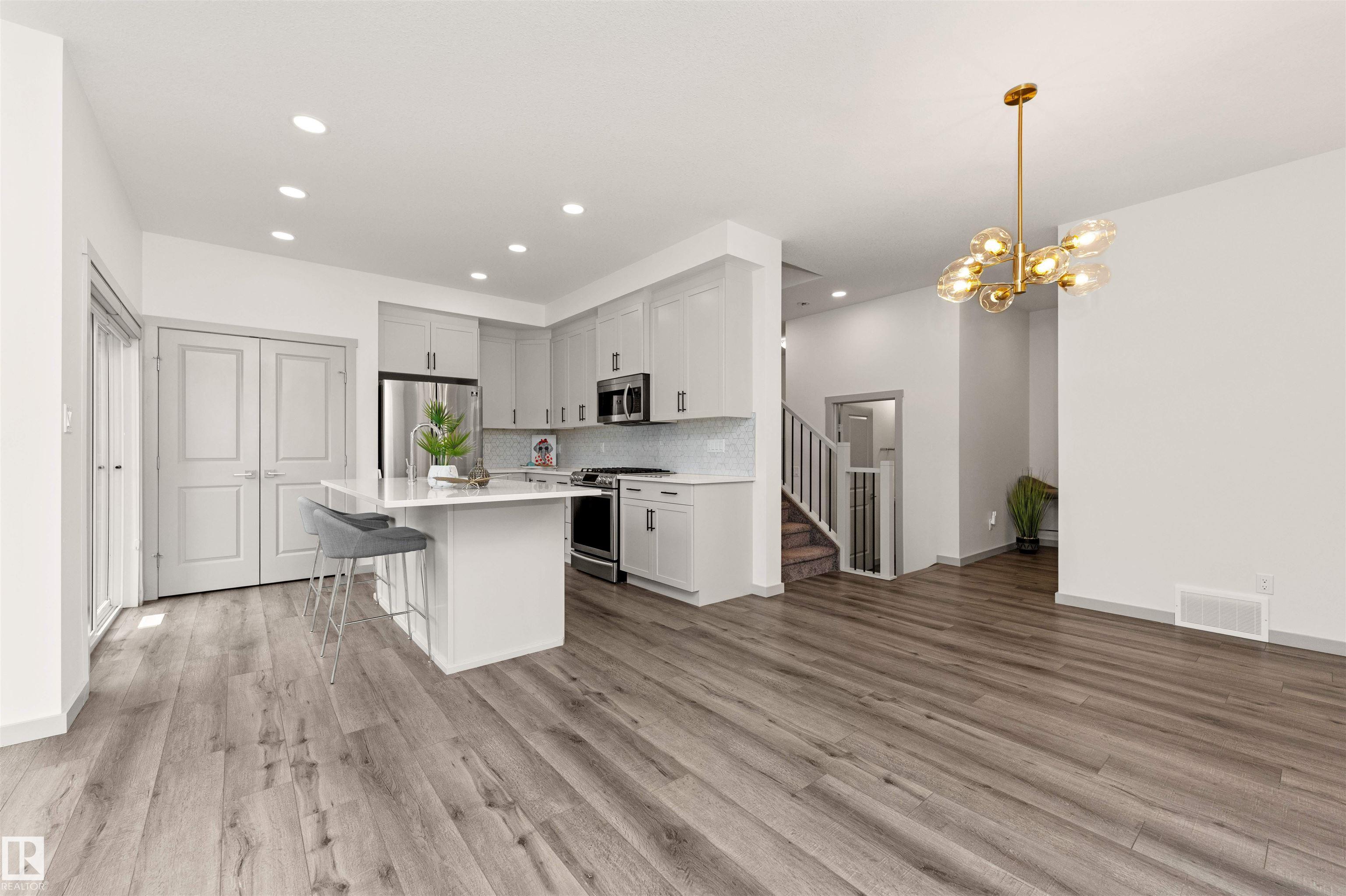Photo 10 at 2330 Kelly Circle SW, Keswick, Edmonton