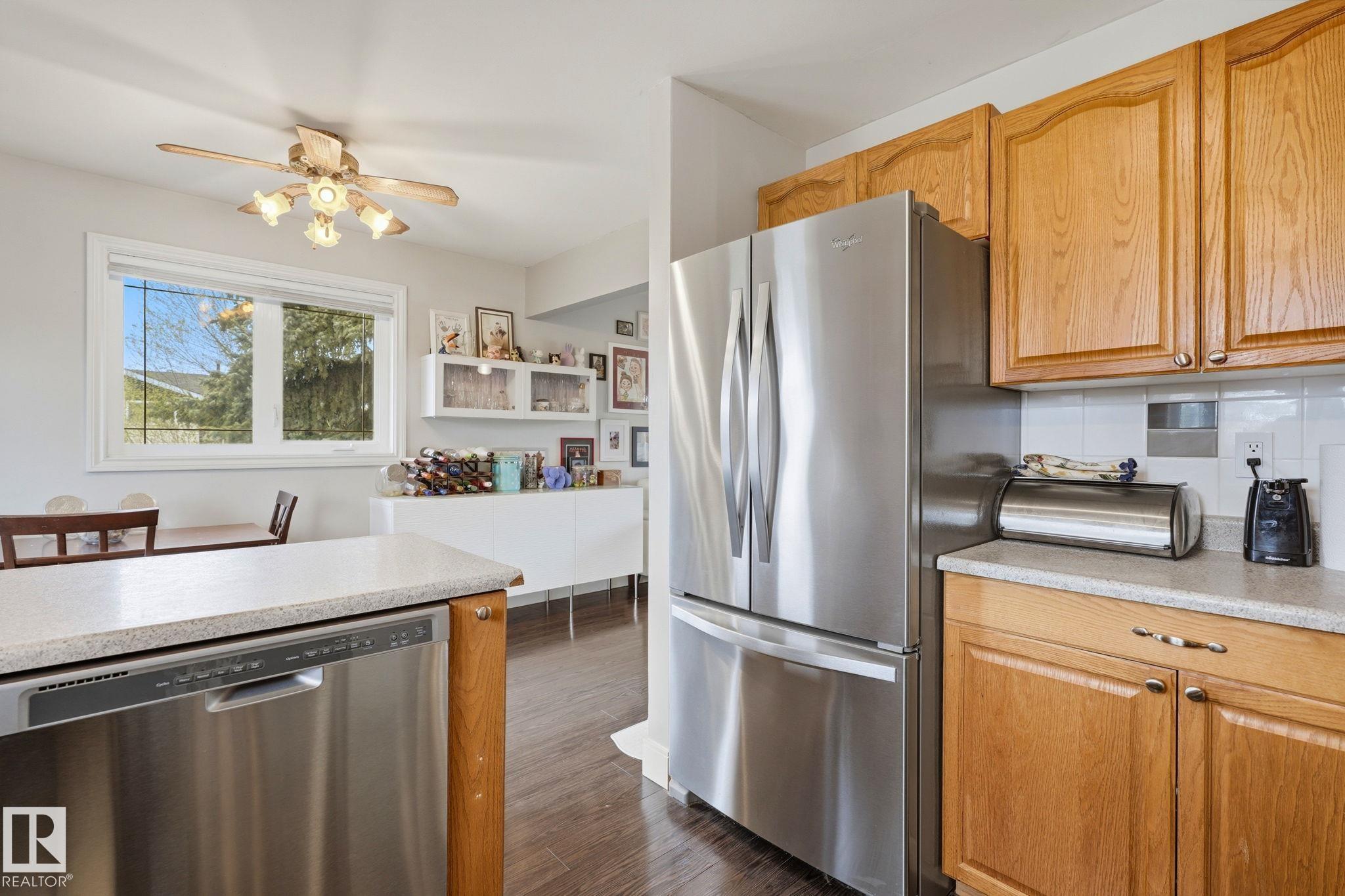https://zimg.paragon.ice.com/ParagonImages/Property/PM/RAE/225401086/10/0/0/58da88763aa3ef3f2628b77b4148bfec/1/6cc683bef0102bbc89f6271335b59ce1/225401086-bbe3b03b-6ff0-4021-8228-2d18ee289c75.JPG