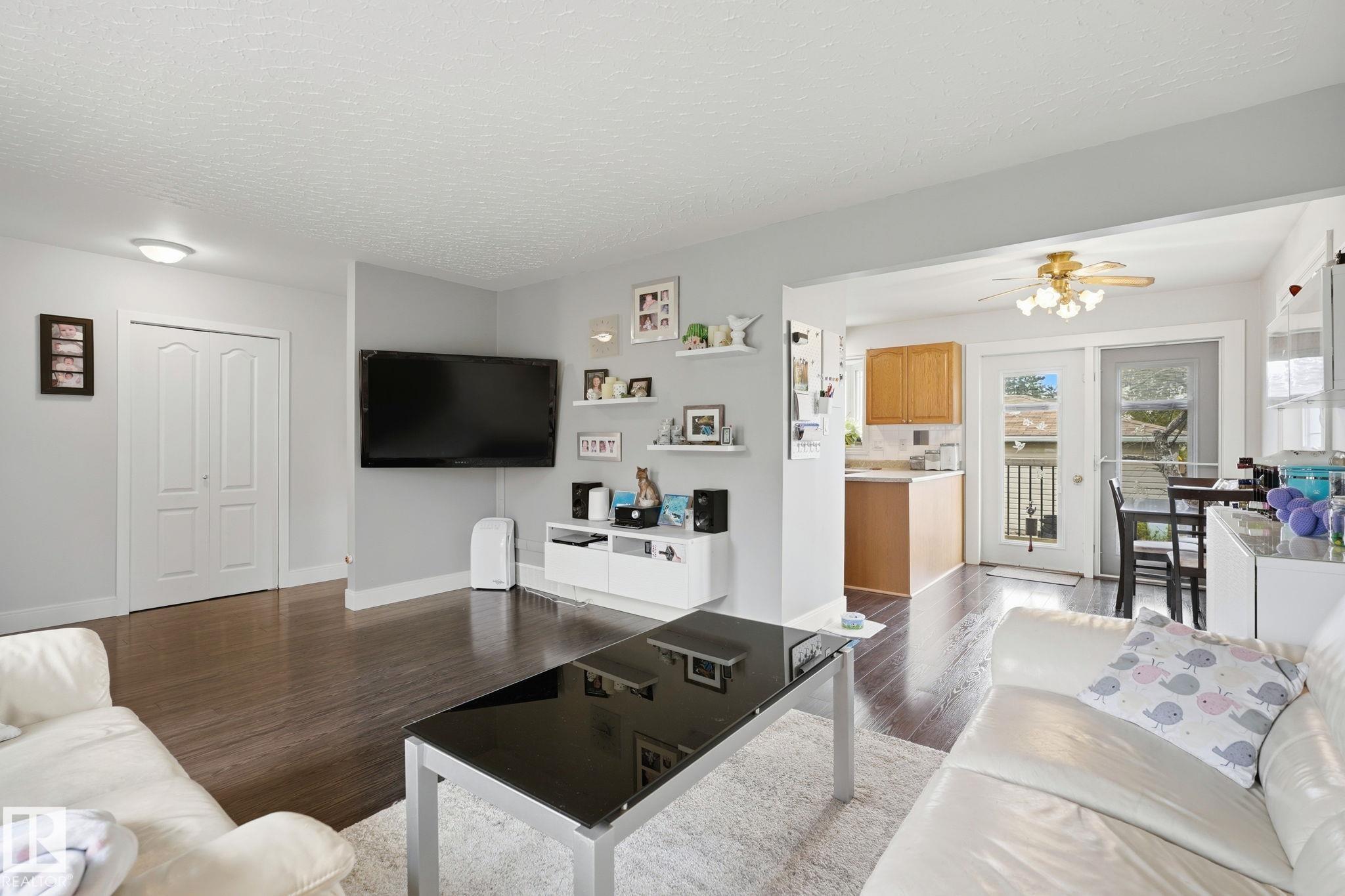 https://zimg.paragon.ice.com/ParagonImages/Property/PM/RAE/225401086/7/0/0/fef279956f6d9ec001d4a25c98088844/1/6cc683bef0102bbc89f6271335b59ce1/225401086-65faefa0-8d94-4652-8163-4aed349de984.JPG
