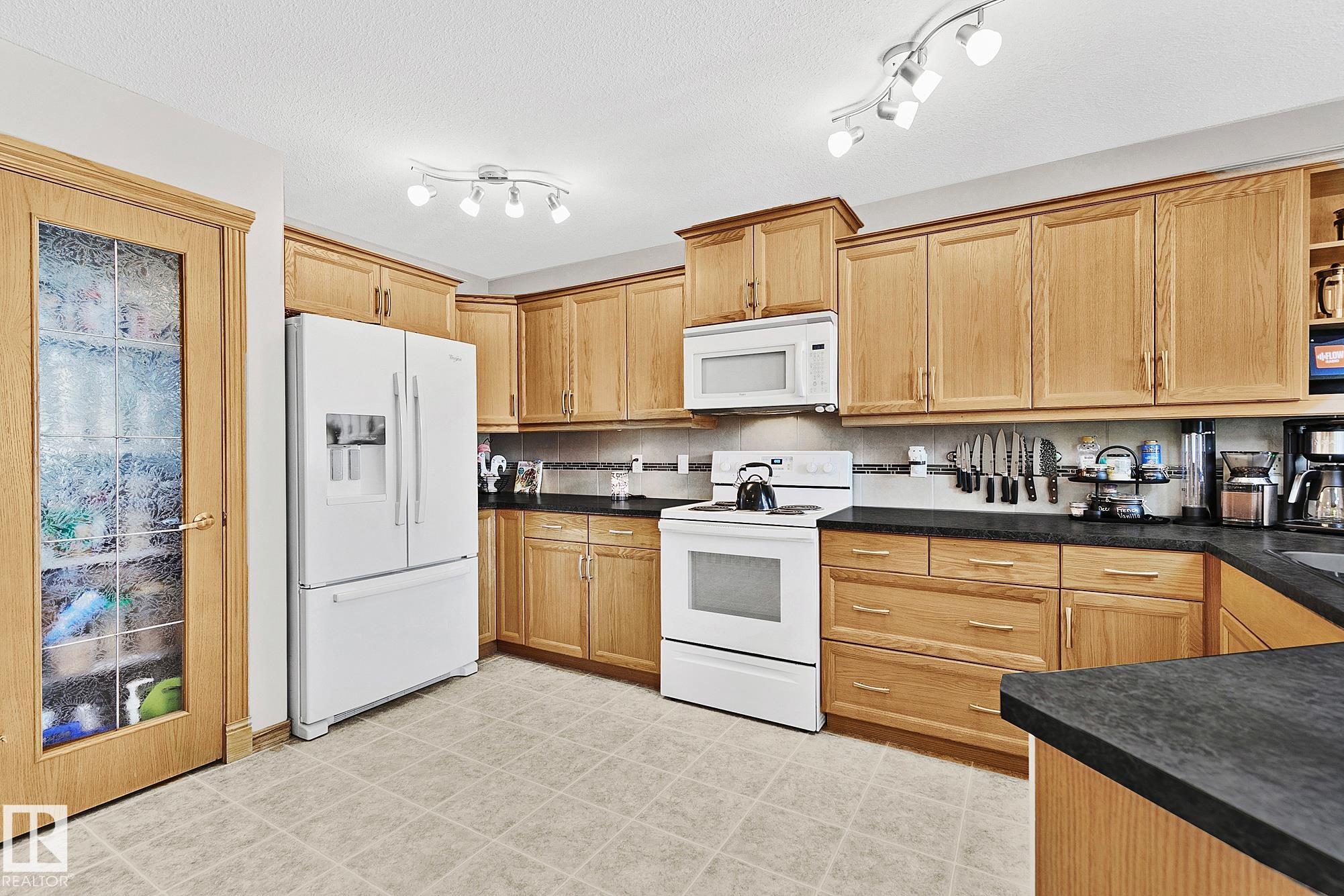 Photo 12 at 98 Hewitt Circle, Harvest Ridge, Spruce Grove