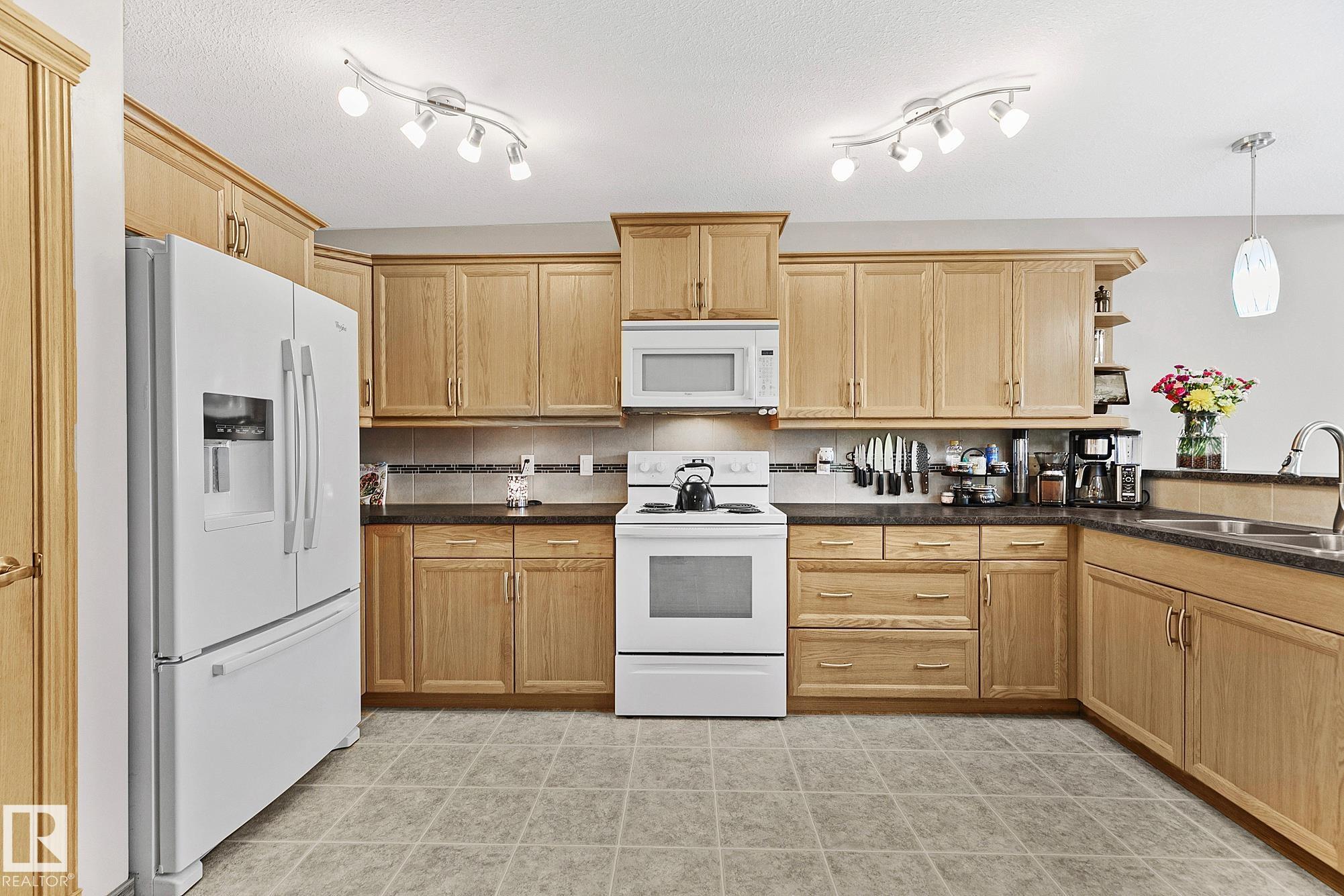 Photo 15 at 98 Hewitt Circle, Harvest Ridge, Spruce Grove