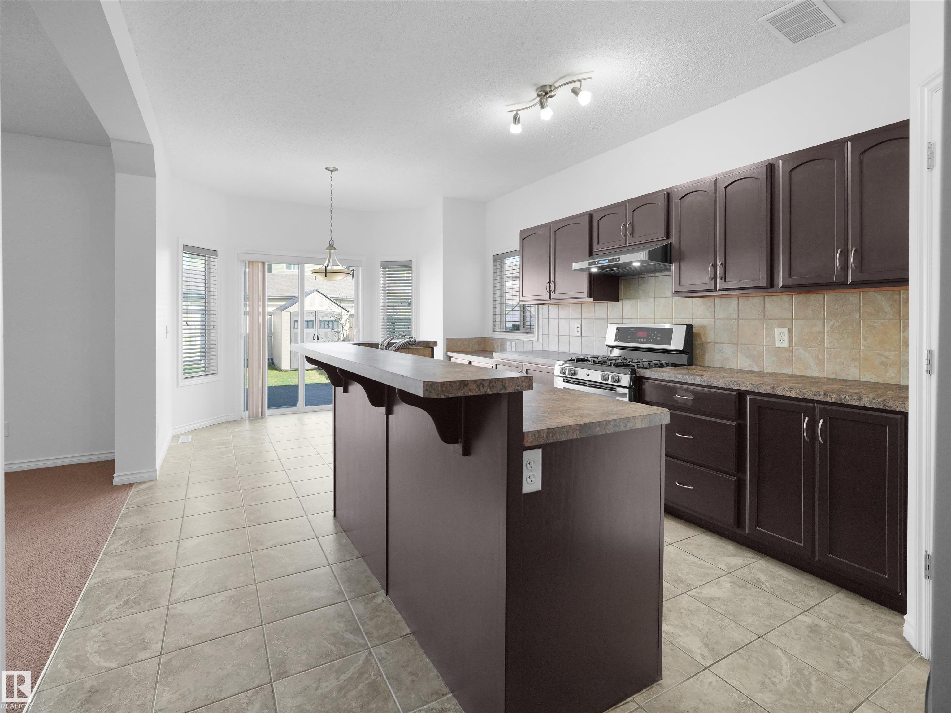 https://zimg.paragon.ice.com/ParagonImages/Property/PM/RAE/225401091/17/0/0/b419e3cf5a20a3bb5e0387fa4a48a142/1/a3c4e6adef8272abfc58e6fb758a8dd2/225401091-ec6665ed-6d24-4ced-b3c8-819a7420a02c.JPG
