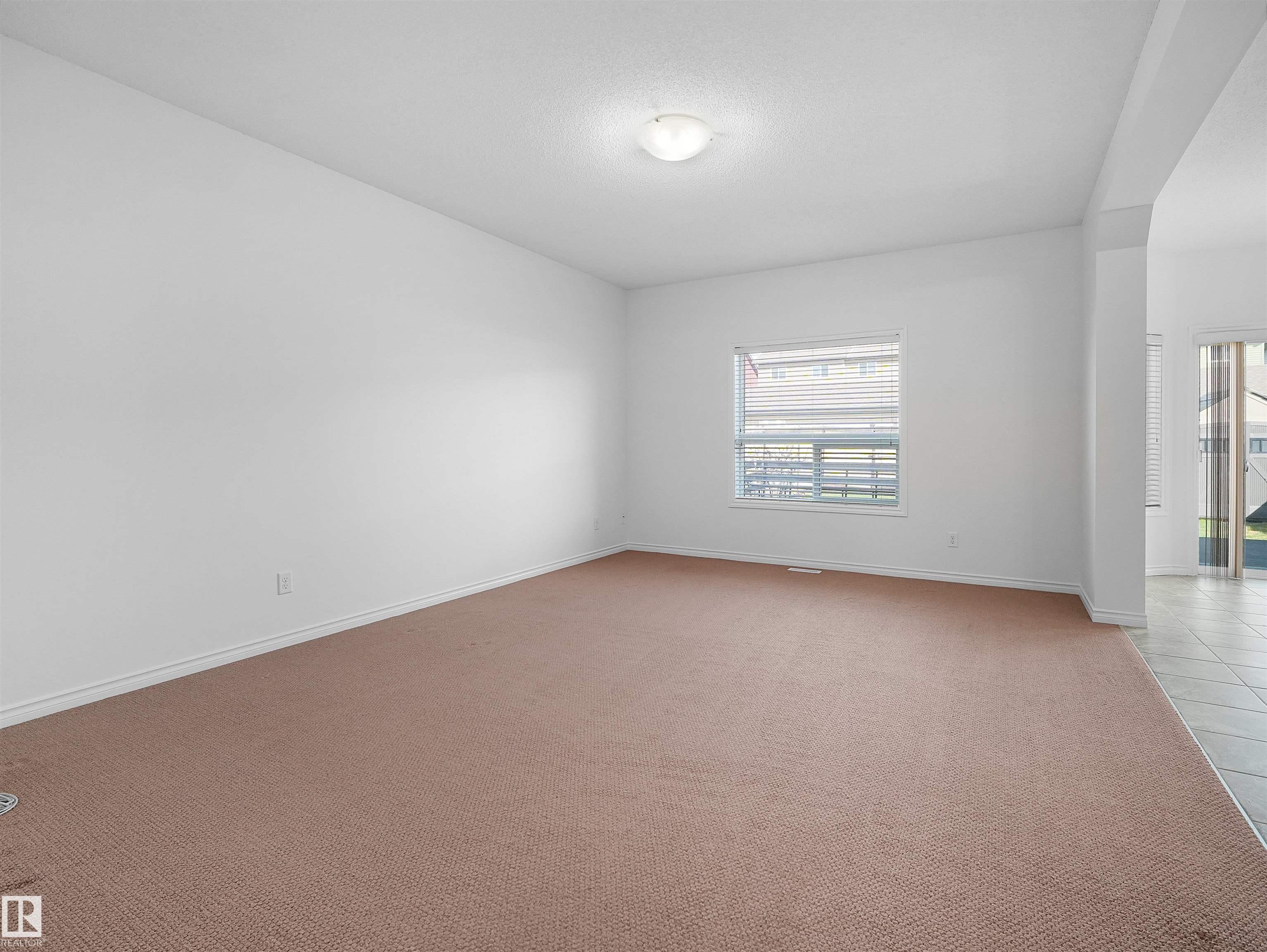 https://zimg.paragon.ice.com/ParagonImages/Property/PM/RAE/225401091/26/0/0/bf63c57321a0c9e53e17ba46f054f609/1/a3c4e6adef8272abfc58e6fb758a8dd2/225401091-0c49390f-2f9b-4cb5-9e65-cf0c3762c549.JPG