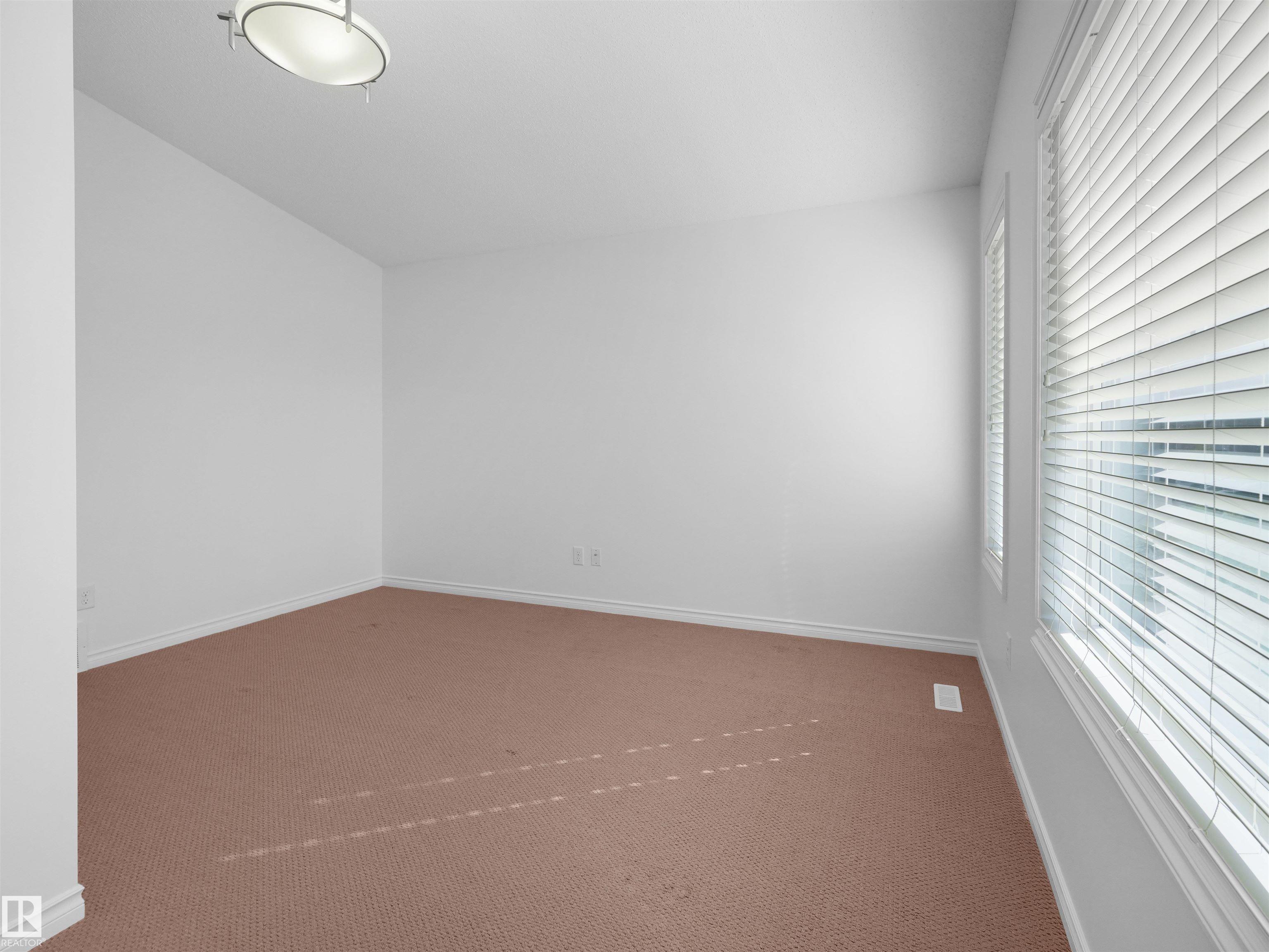 https://zimg.paragon.ice.com/ParagonImages/Property/PM/RAE/225401091/33/0/0/7f0233ed32c4b0976c9c66877164a8d4/1/a3c4e6adef8272abfc58e6fb758a8dd2/225401091-605488dd-e760-4ef2-a333-79d8ae9321b6.JPG